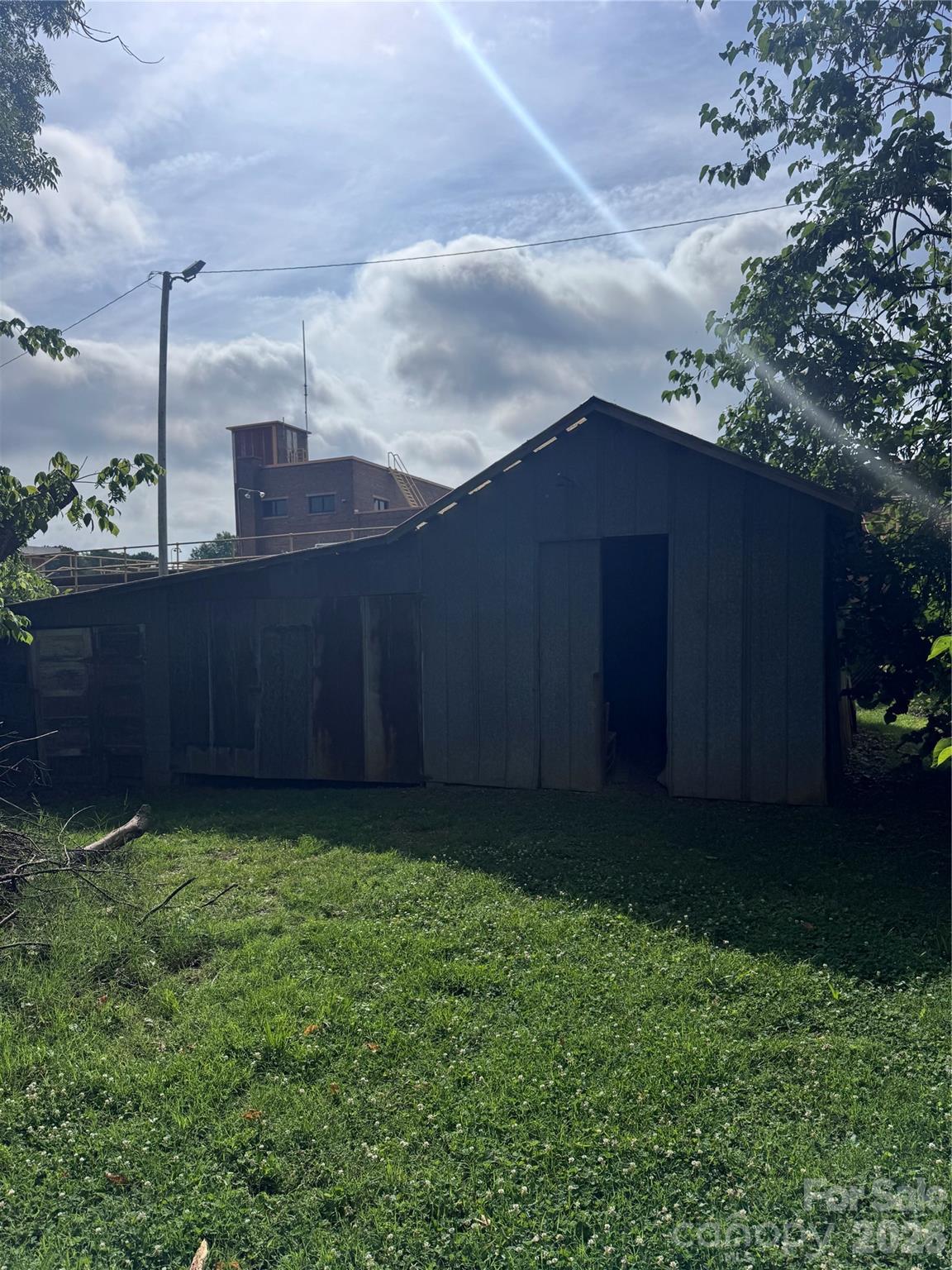 main property photo 12