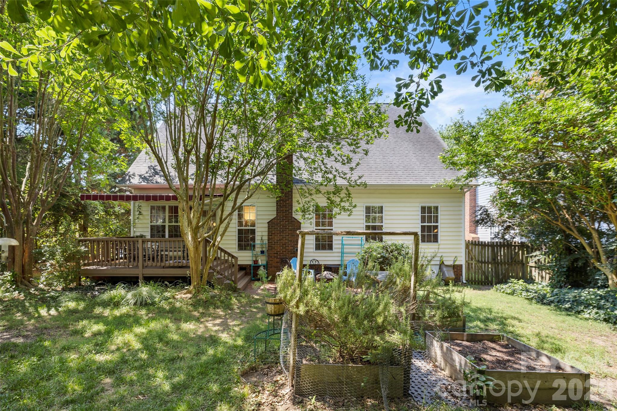 main property photo 20