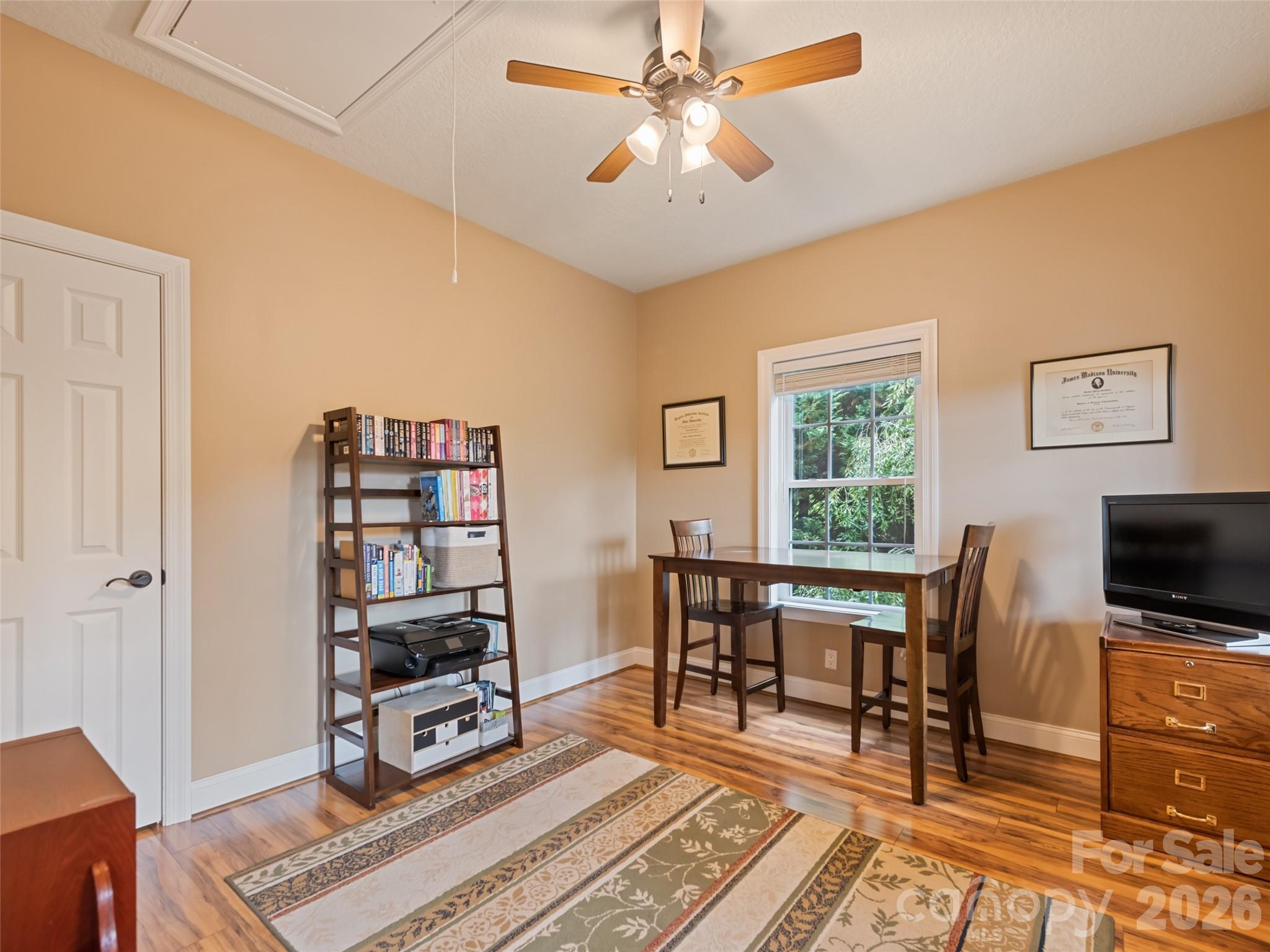 main property photo 29