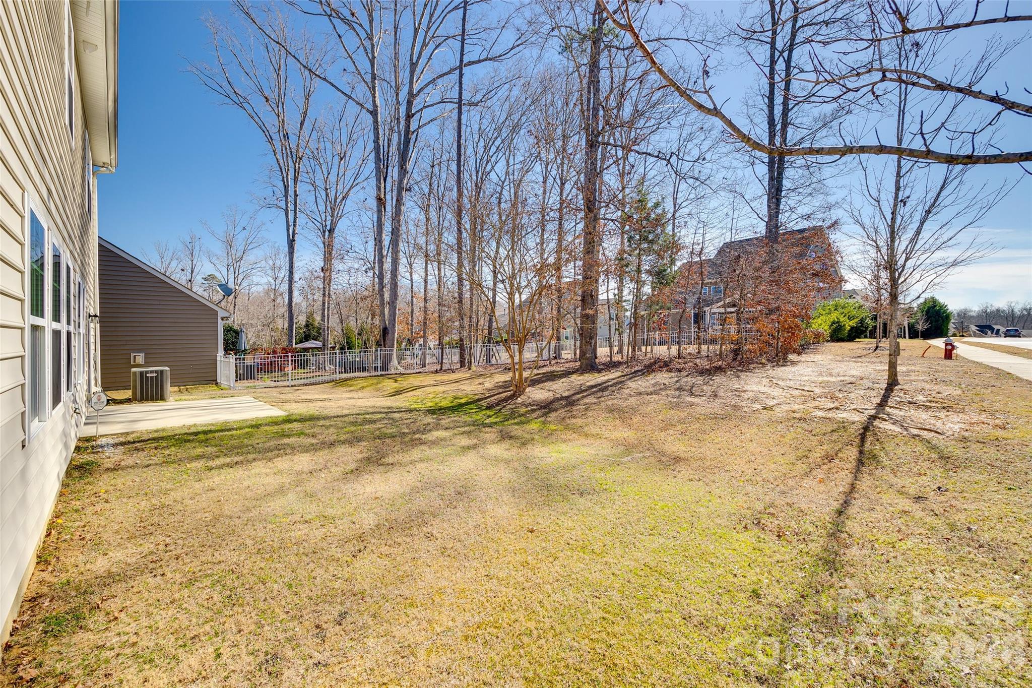 main property photo 33