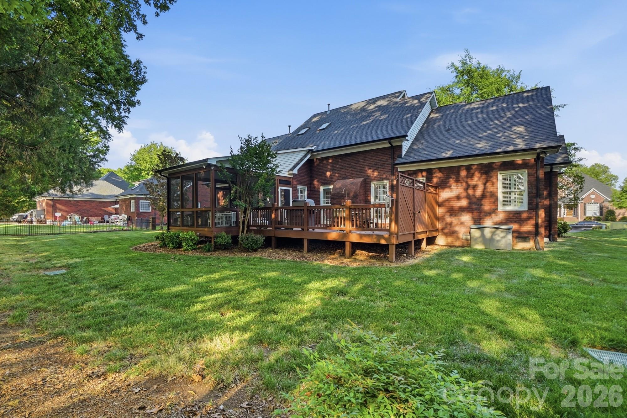 main property photo 25