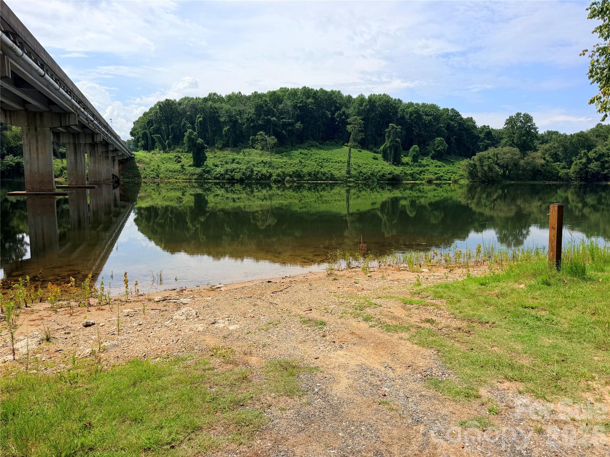 main property photo 40