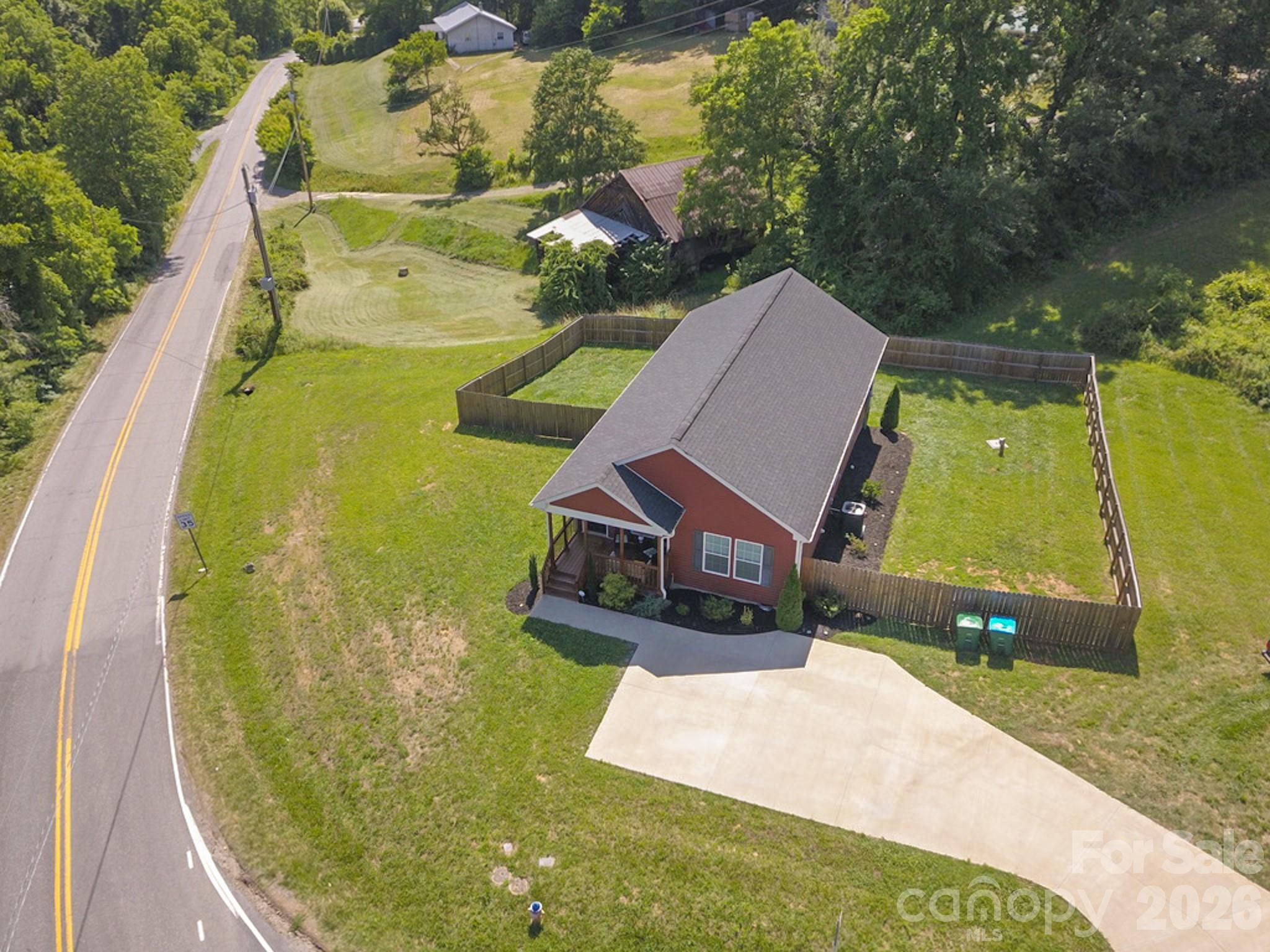 main property photo 19