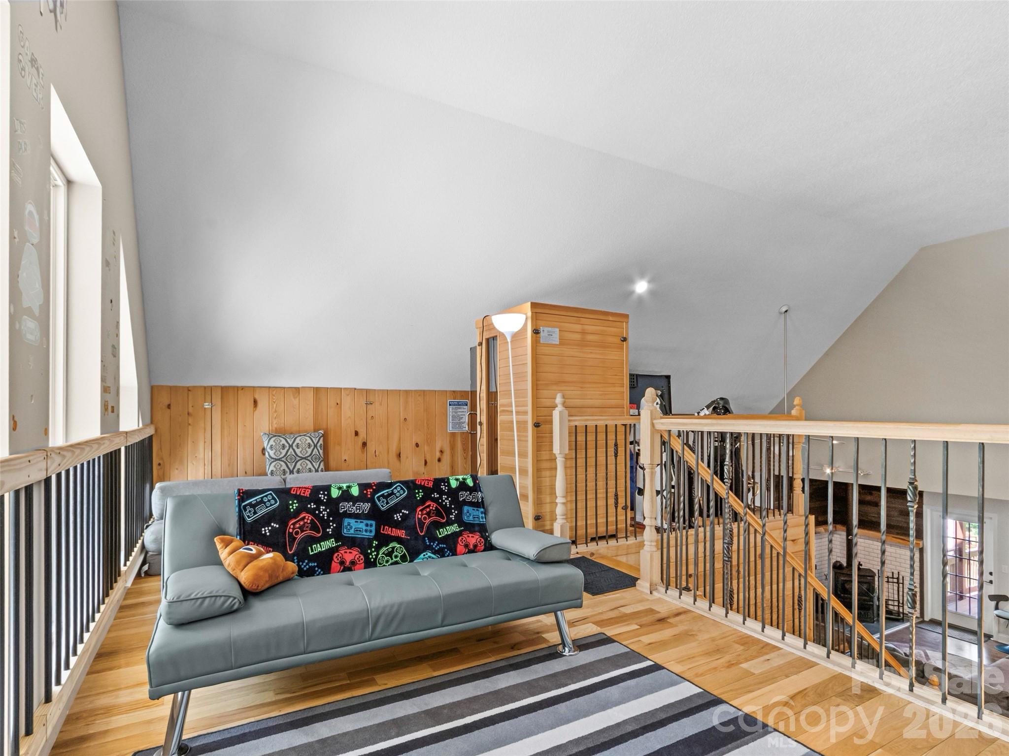 main property photo 31