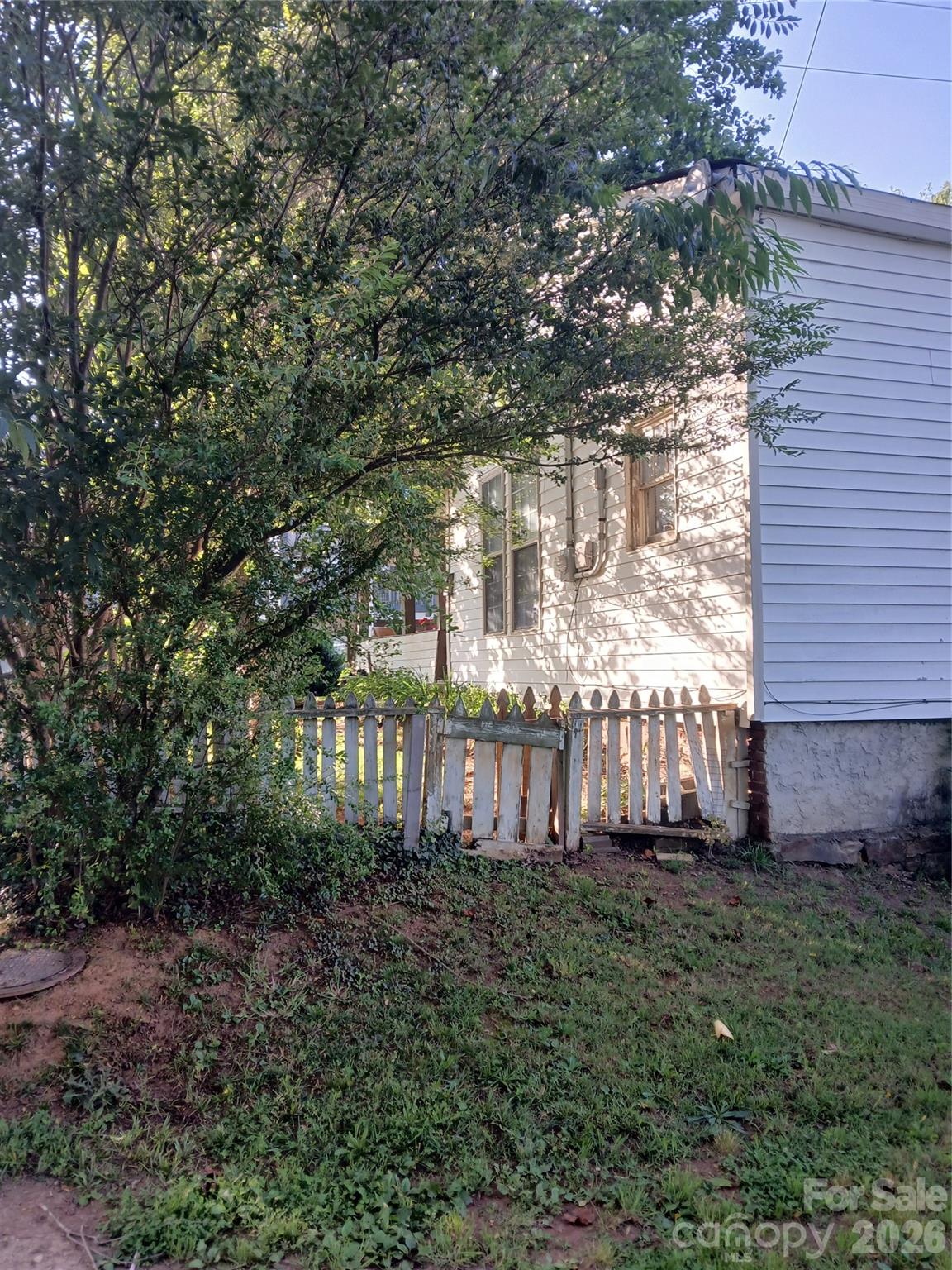 main property photo 10
