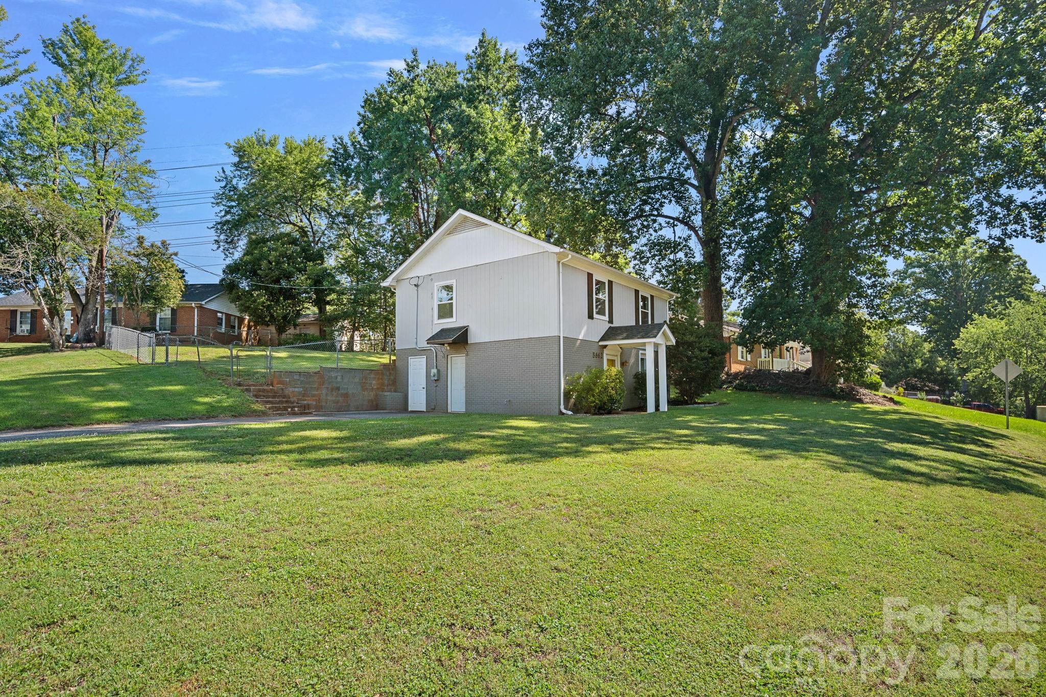 main property photo 14