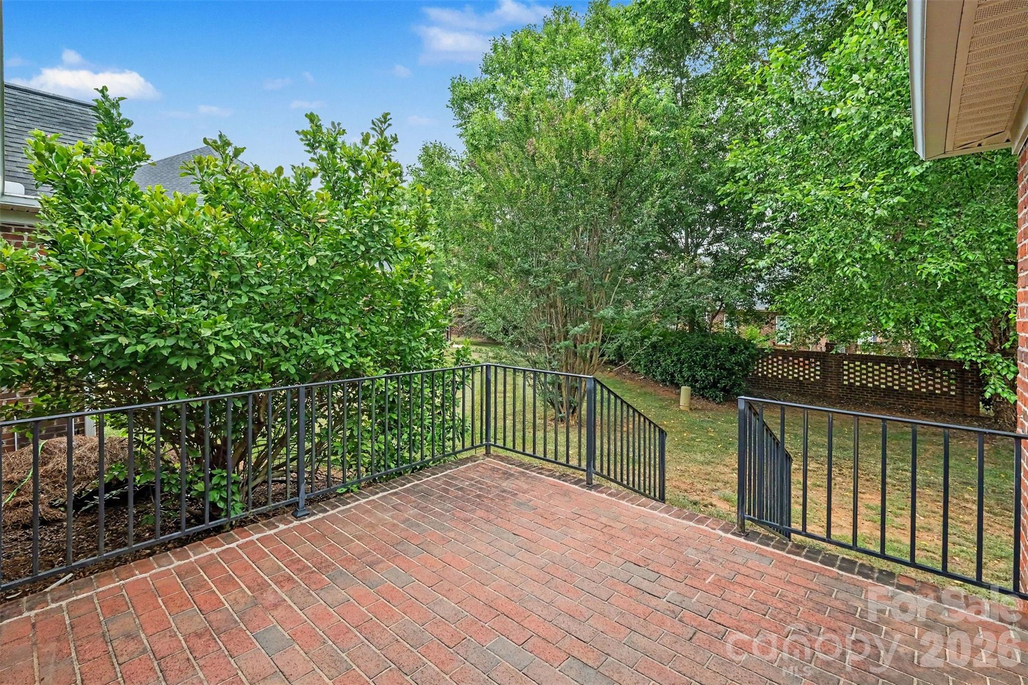 main property photo 28