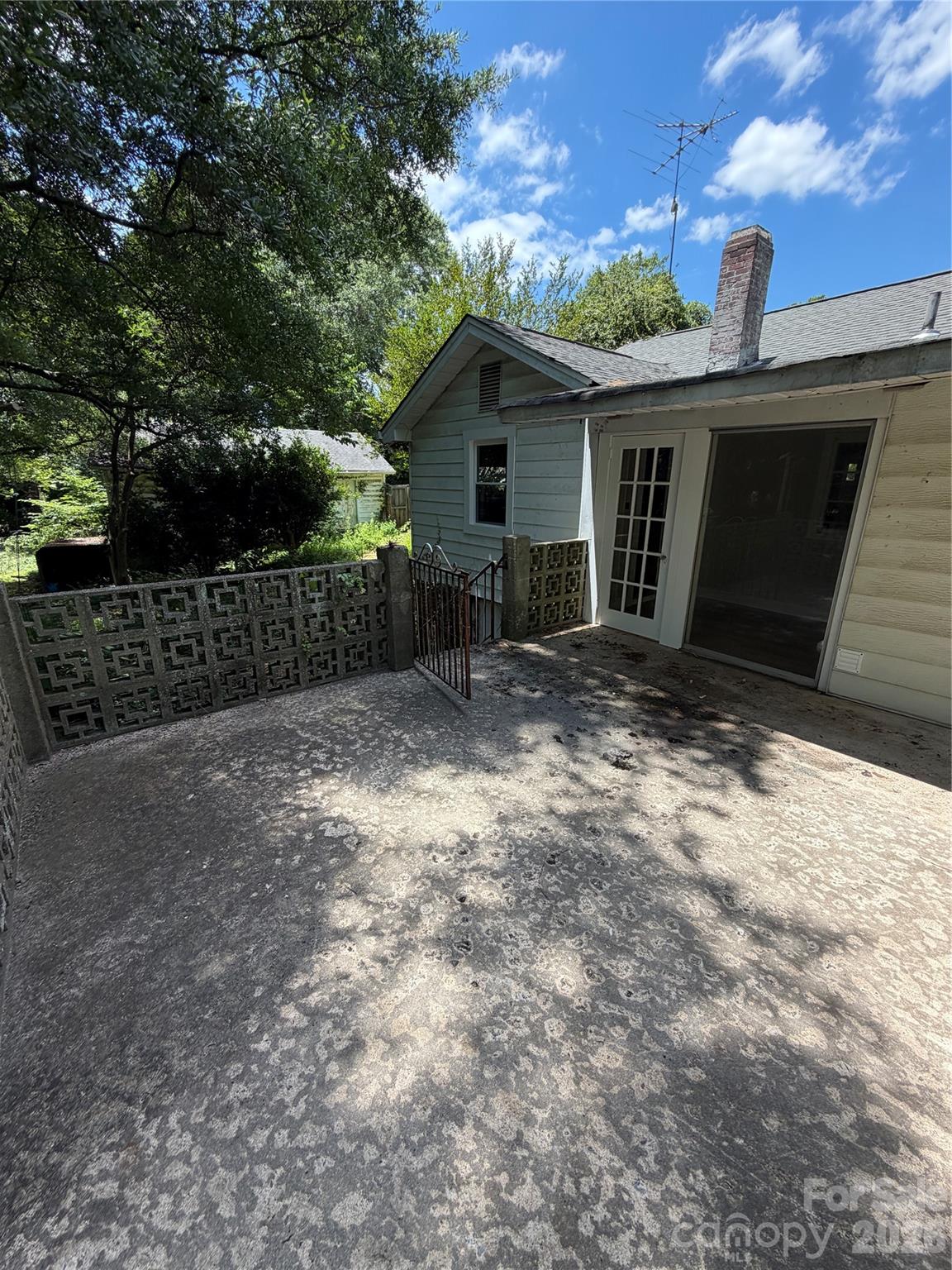 main property photo 23