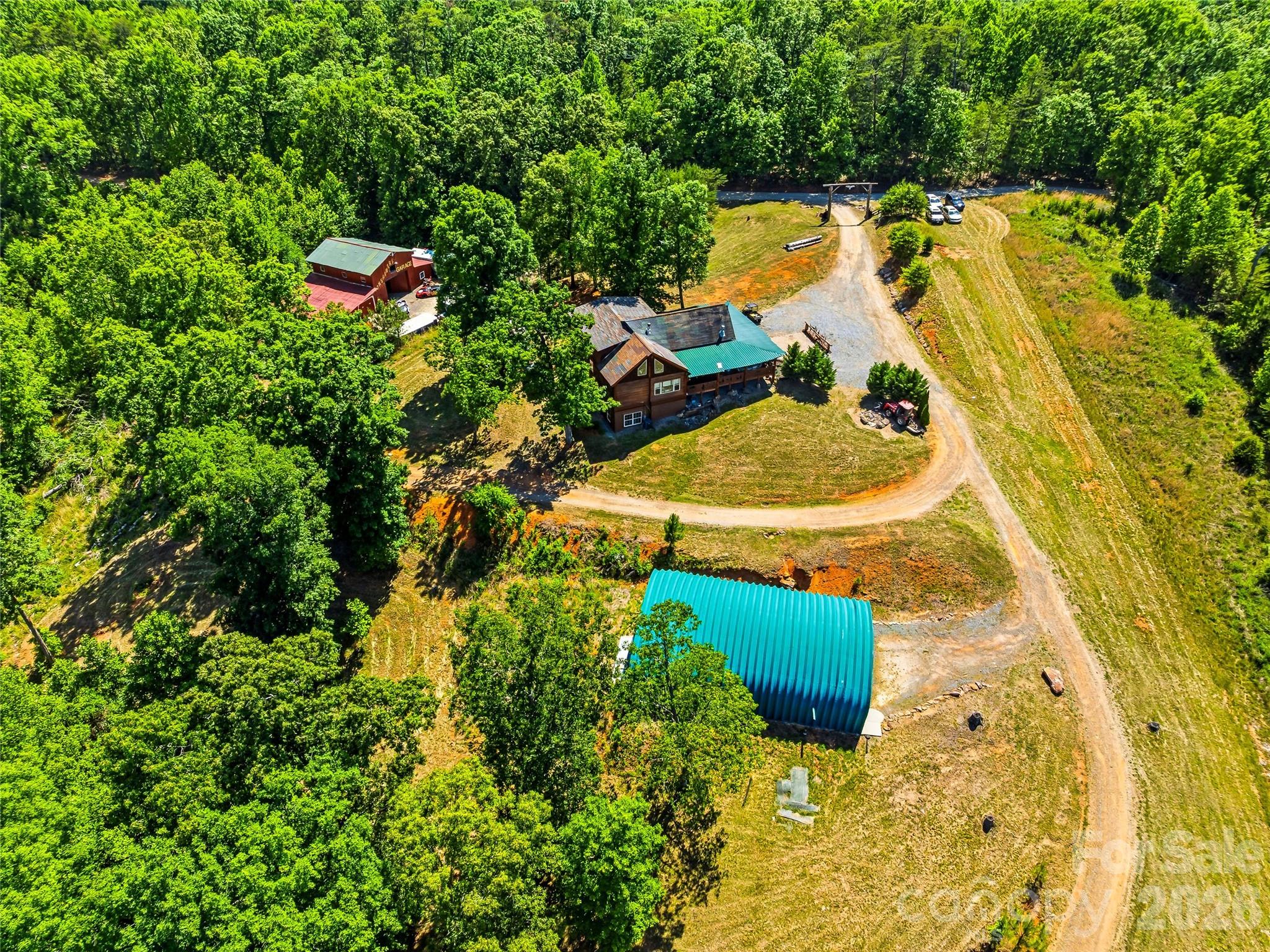 main property photo 28