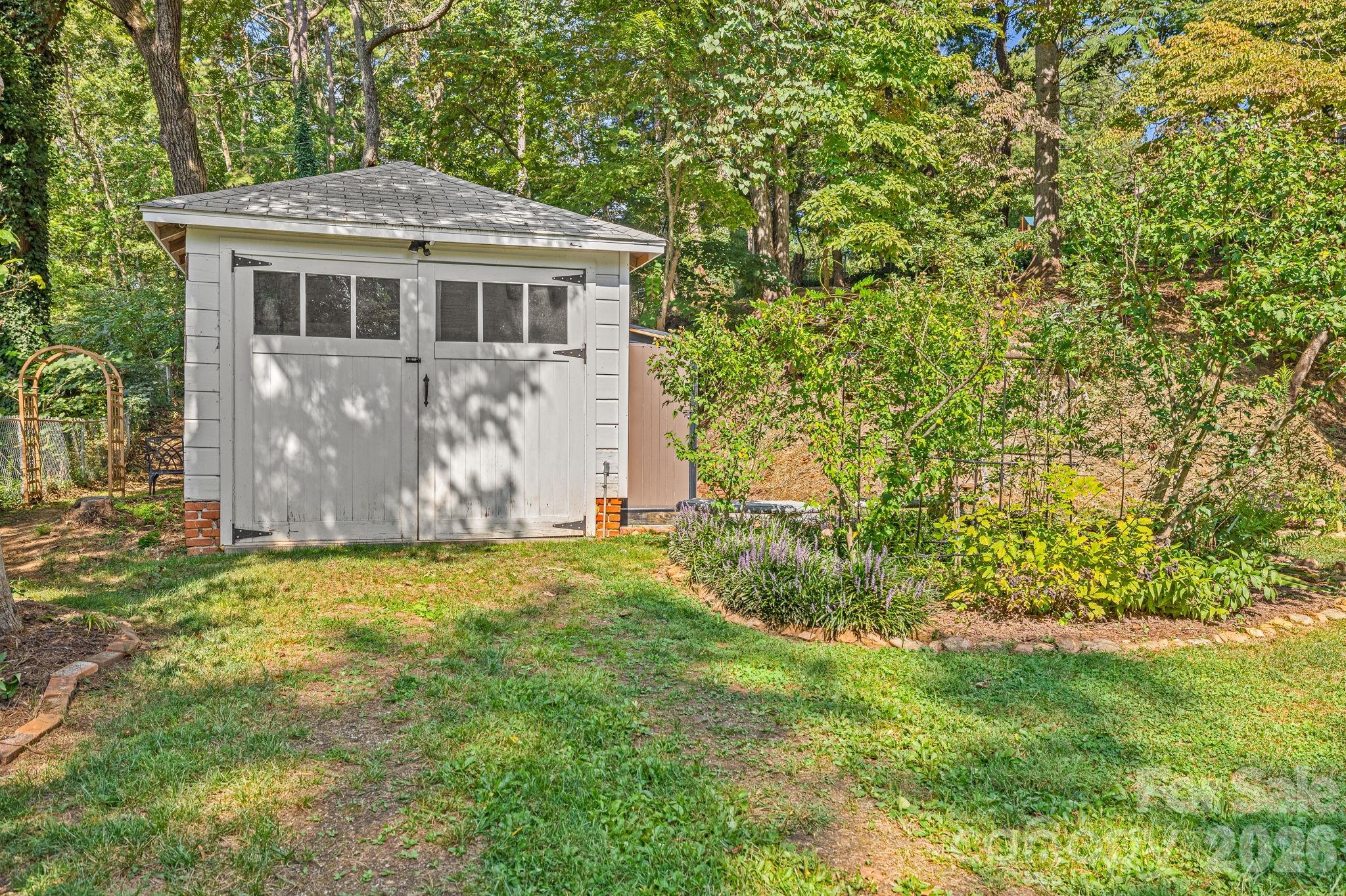 main property photo 38