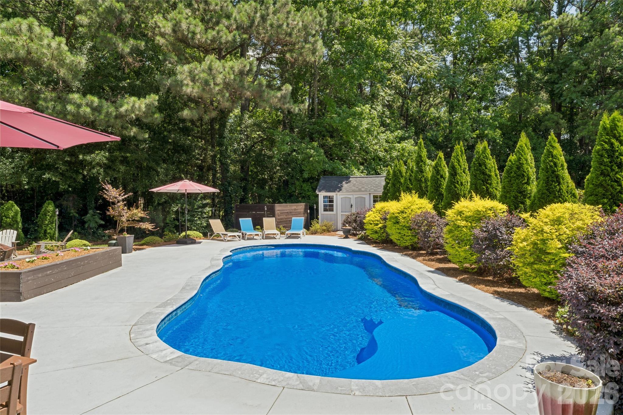 main property photo 23