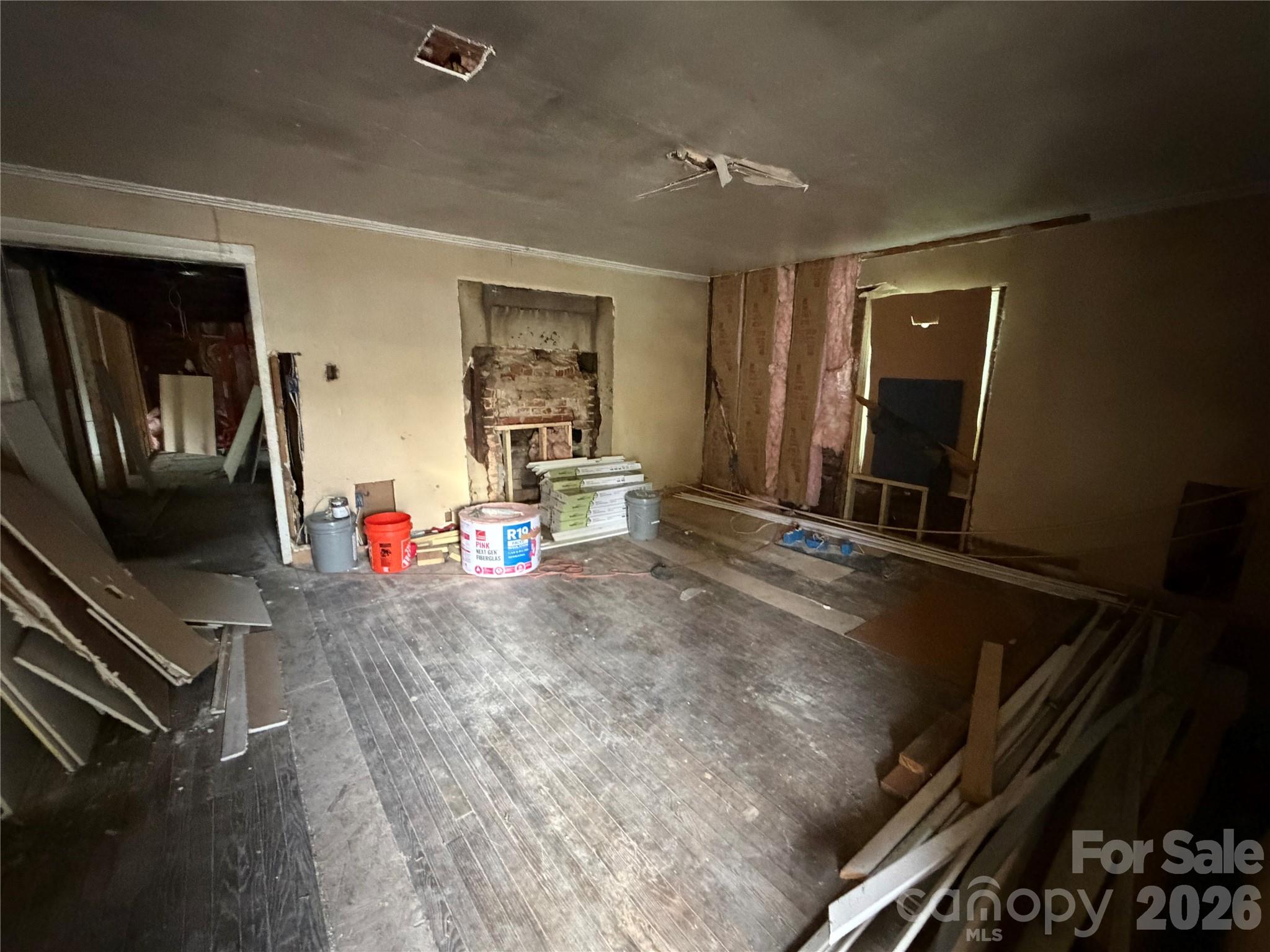 main property photo 6