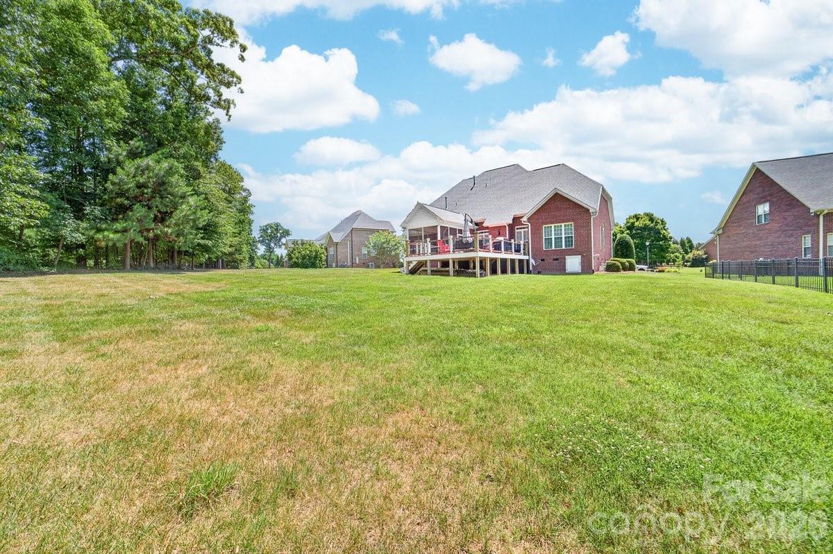 main property photo 10