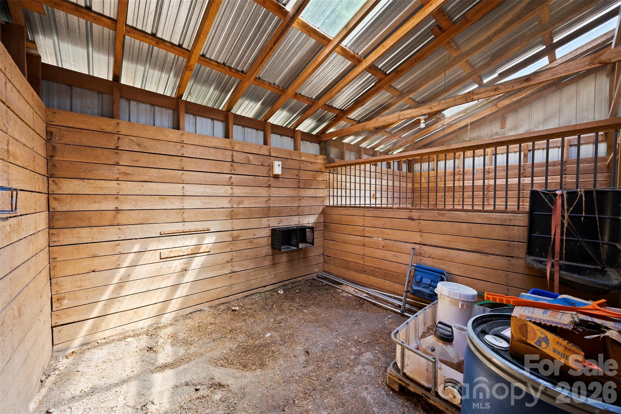 main property photo 27