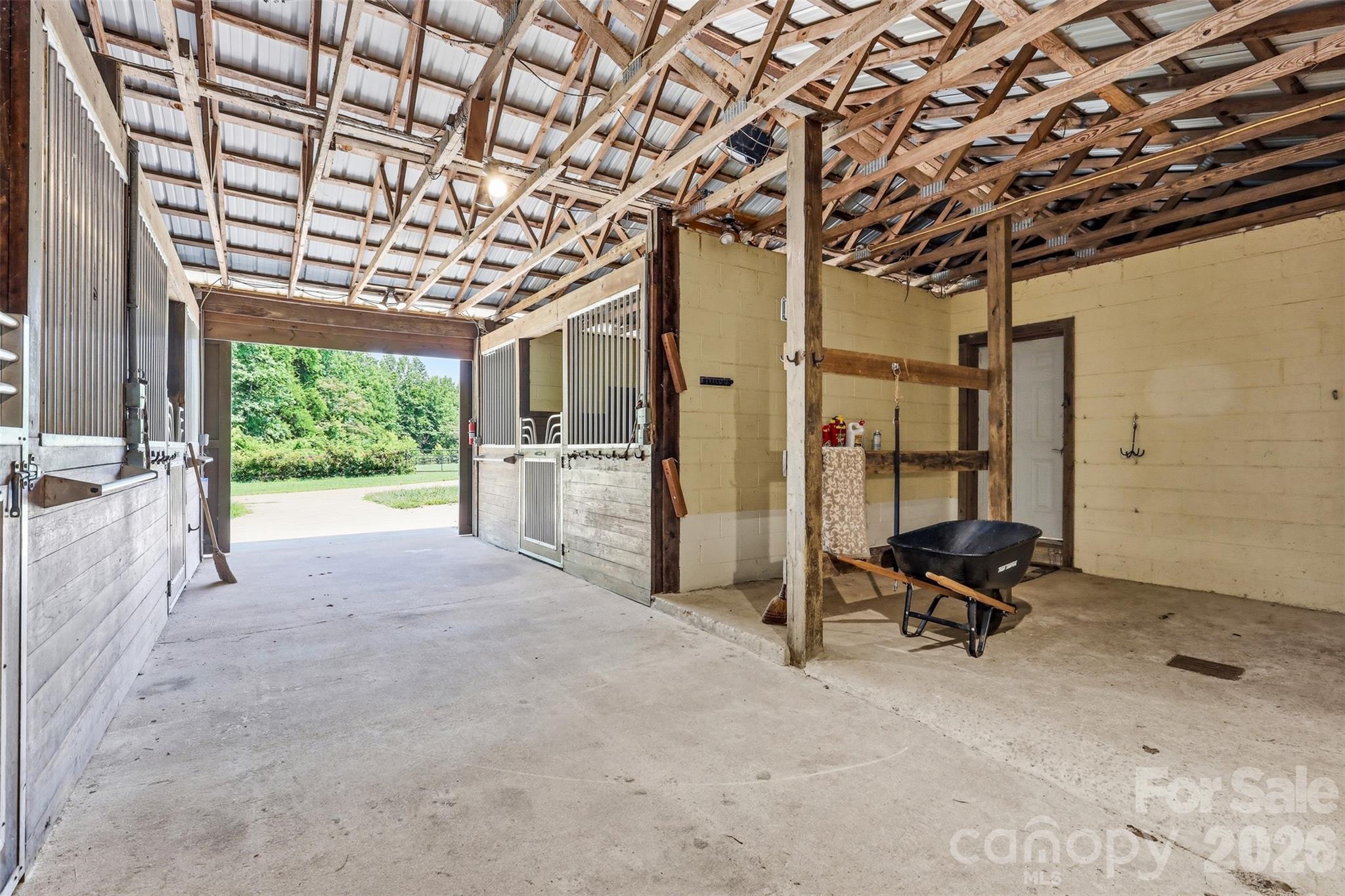 main property photo 33