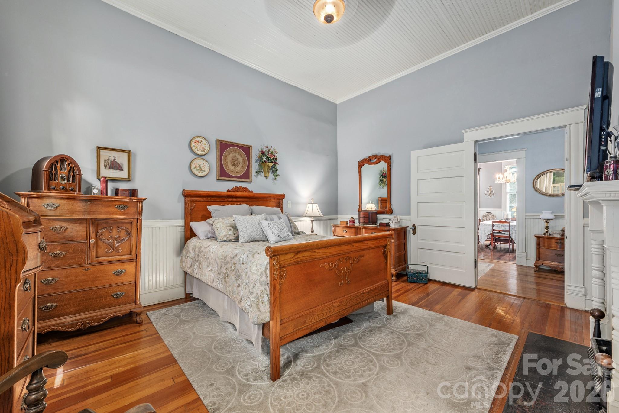 main property photo 13