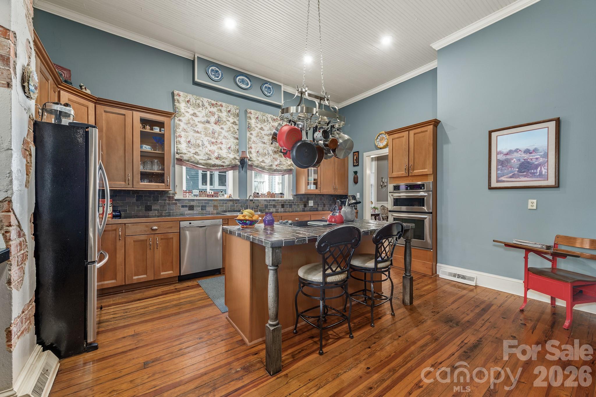 main property photo 22