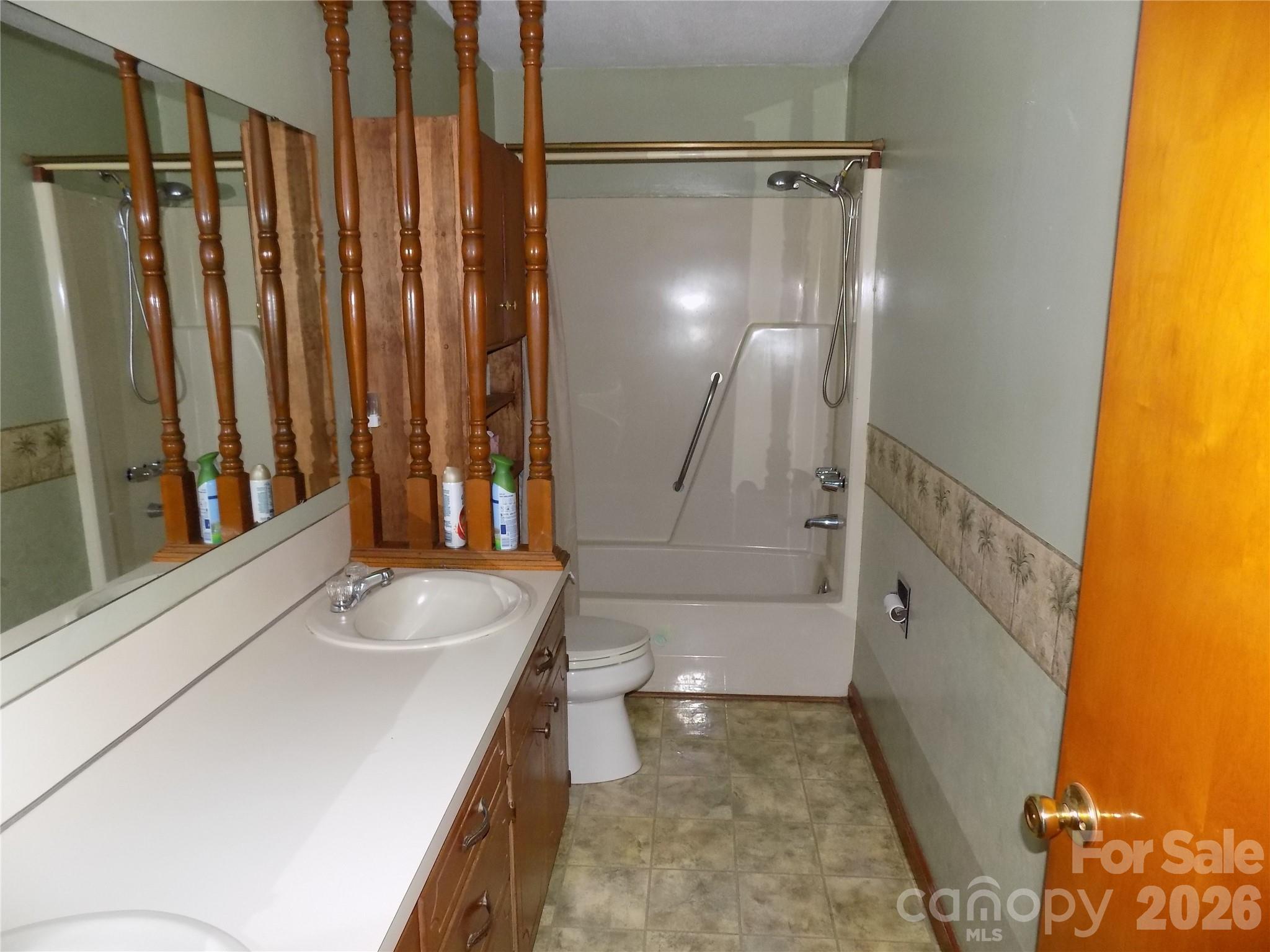 main property photo 7