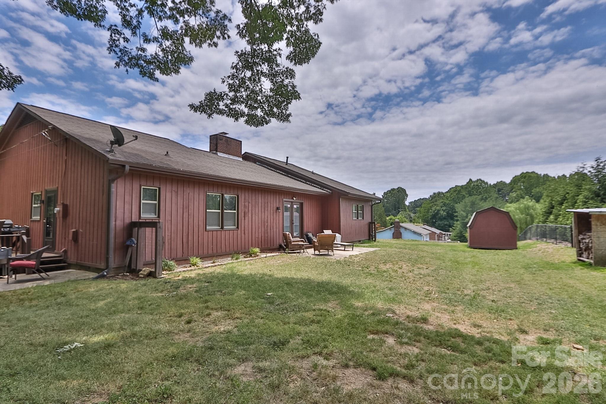 main property photo 3