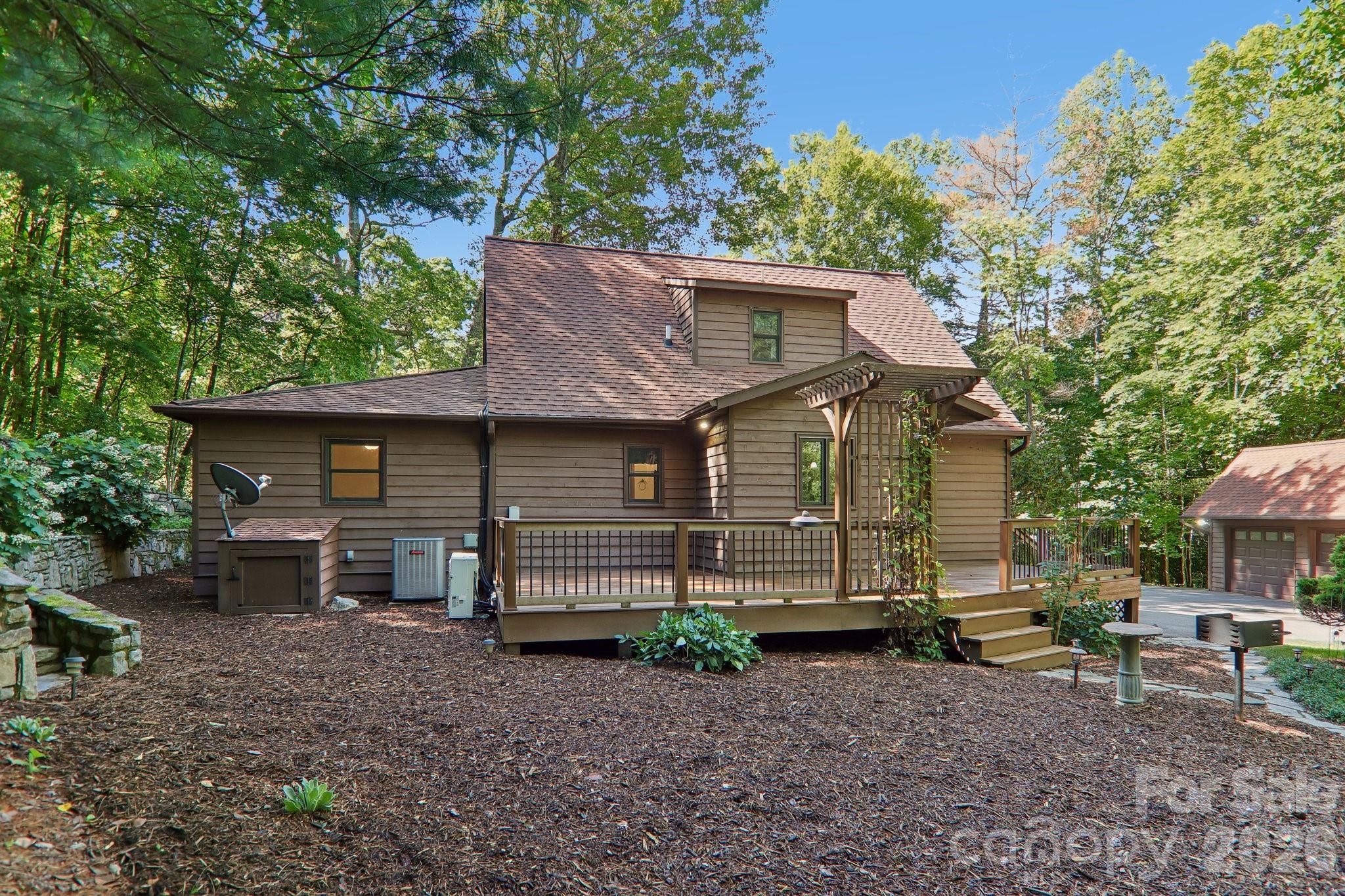 main property photo 30