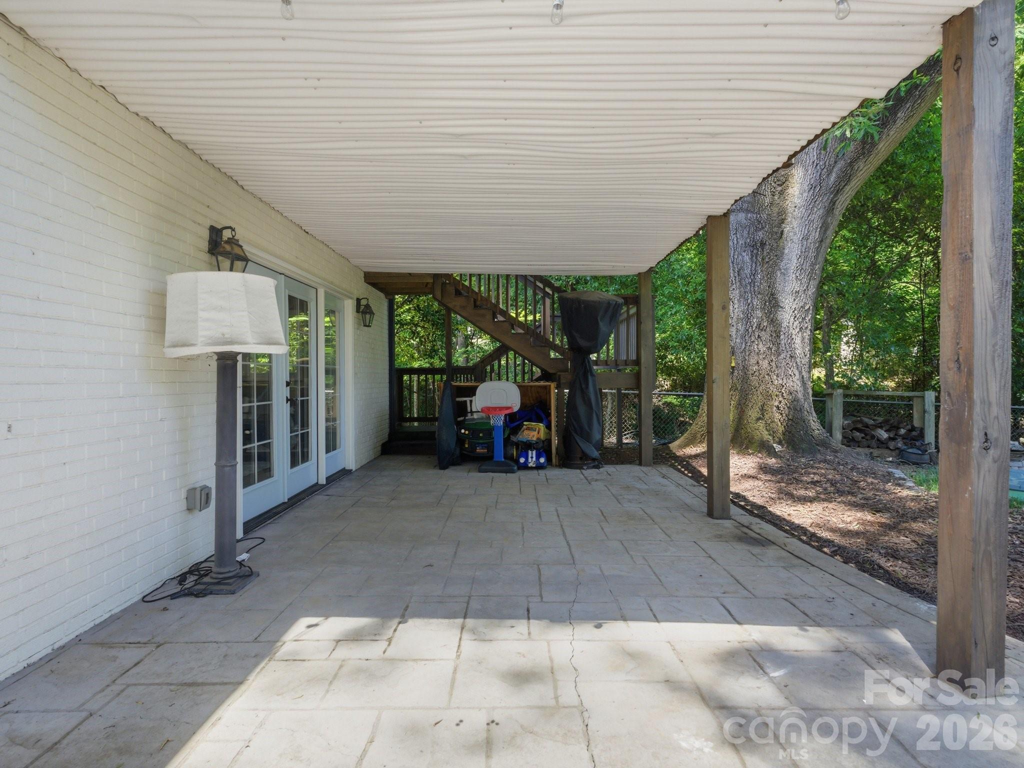 main property photo 31