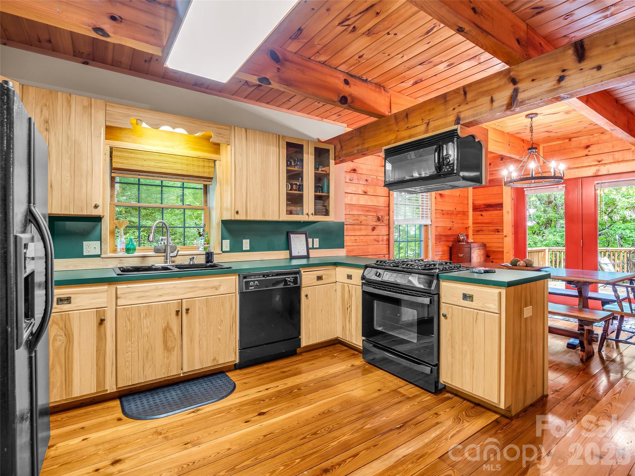 main property photo 10