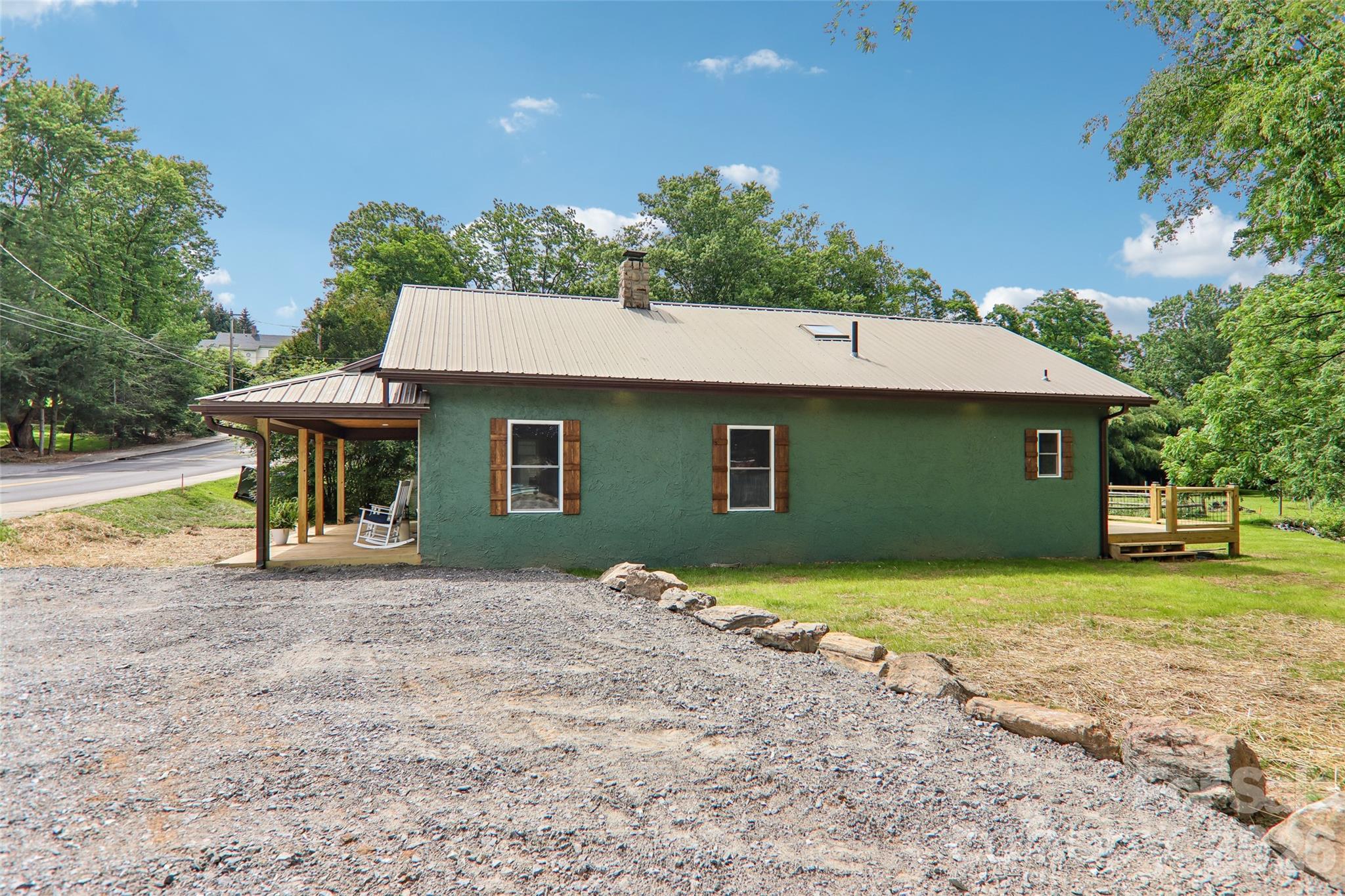 main property photo 4