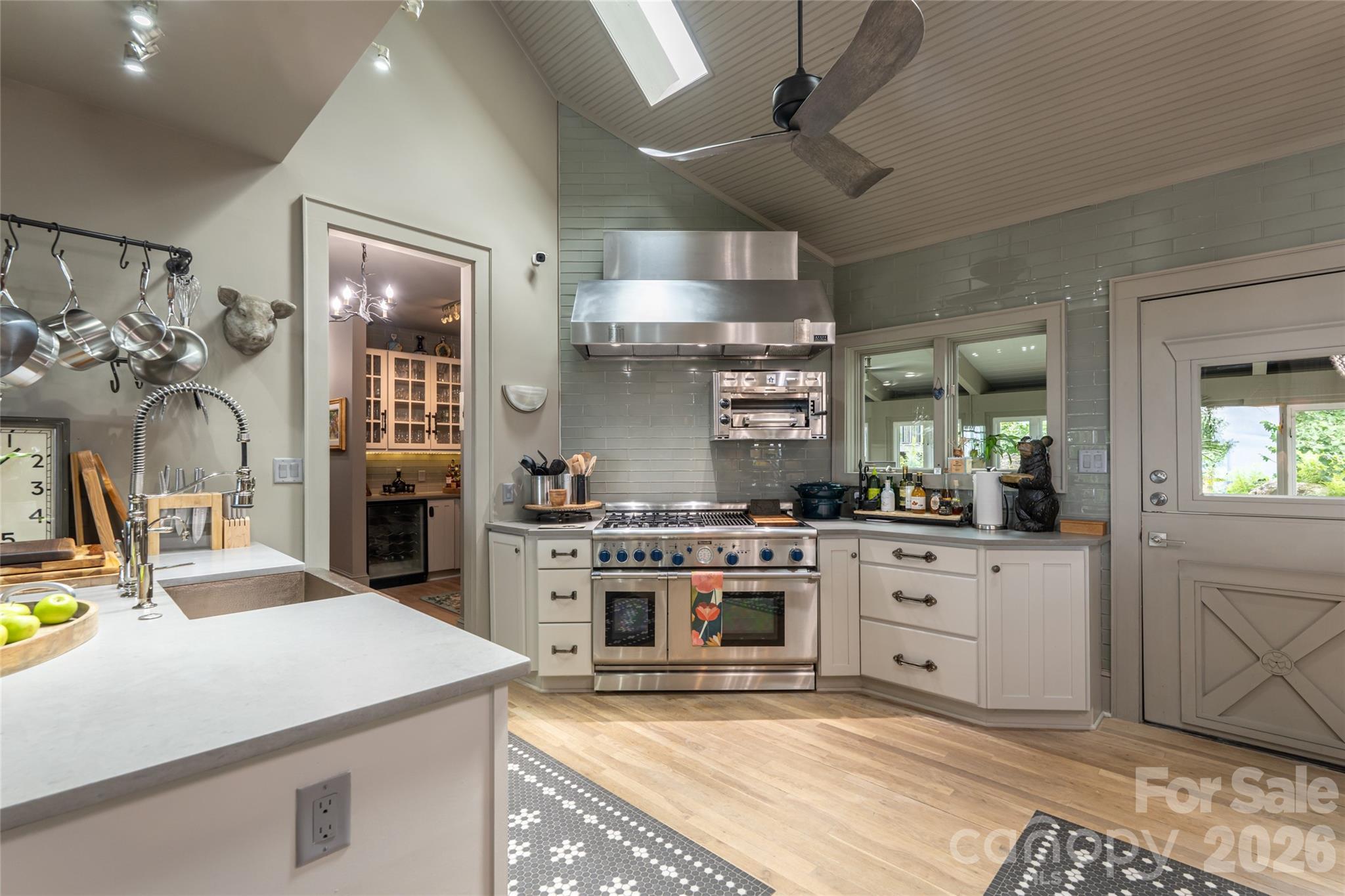 main property photo 14