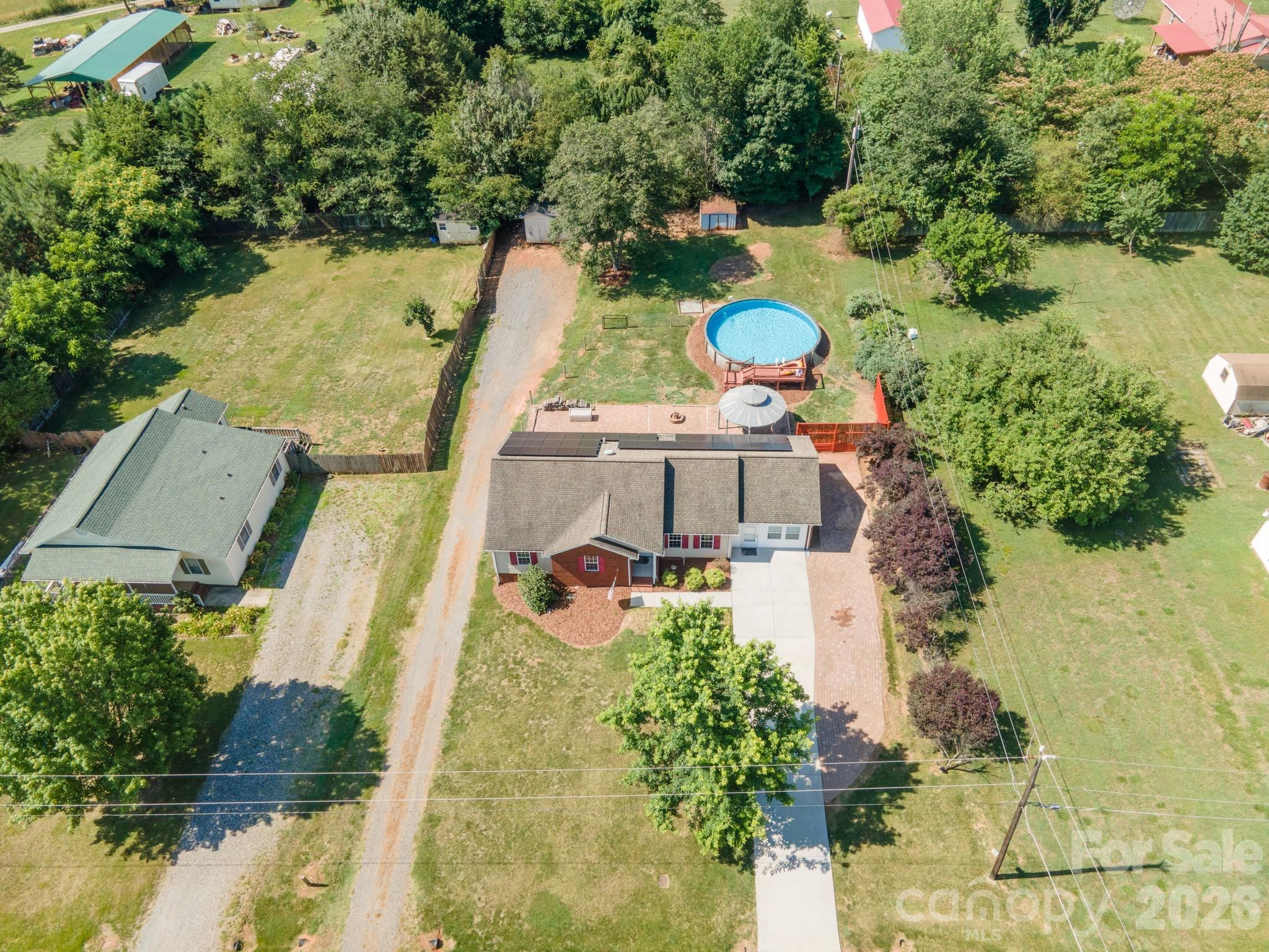 main property photo 40