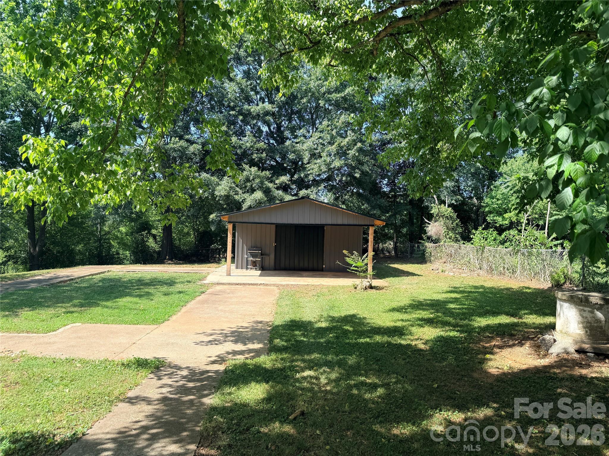 main property photo 31