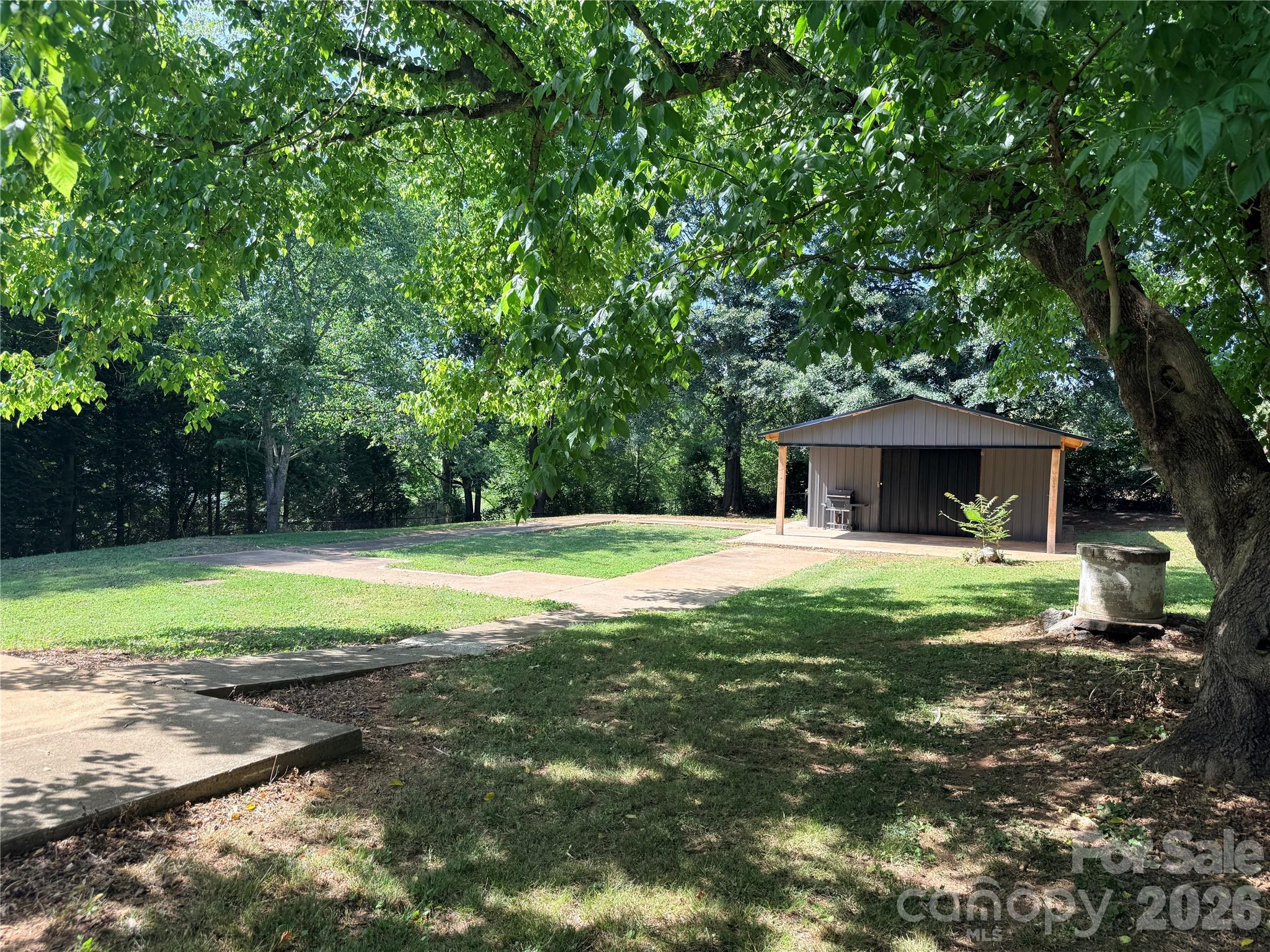 main property photo 33