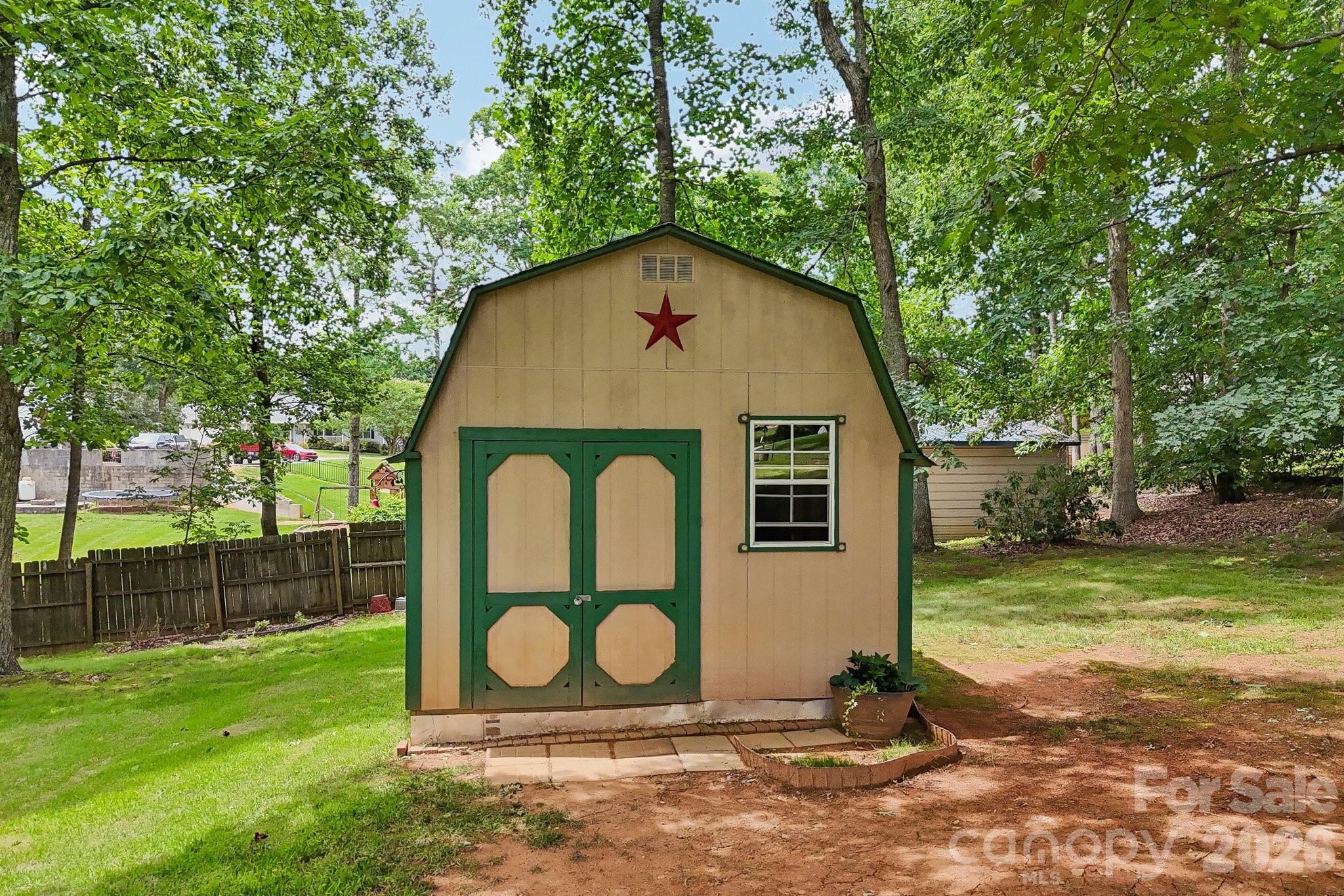 main property photo 34