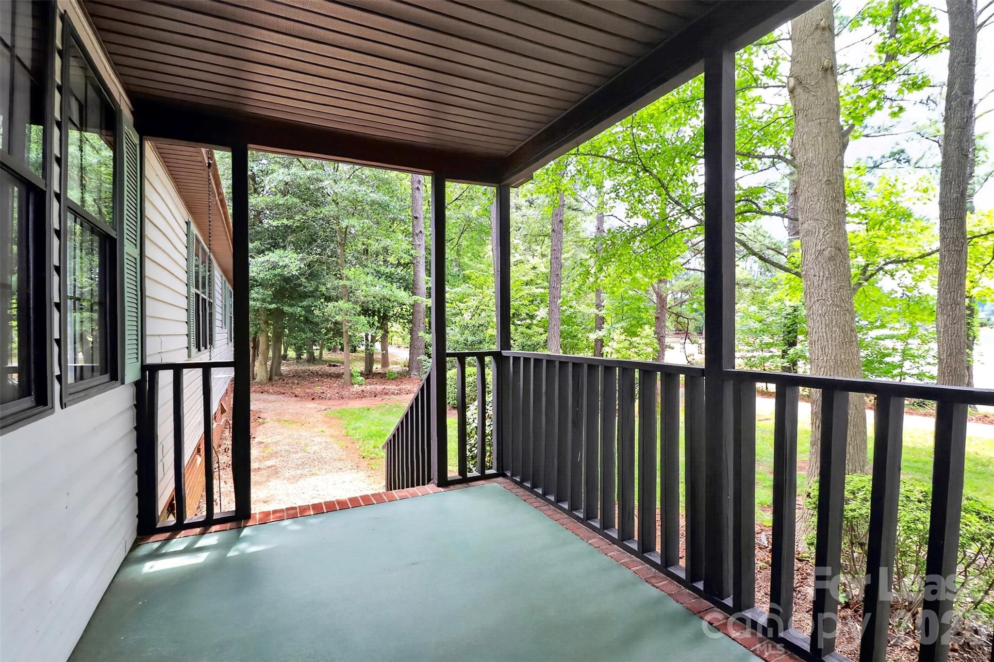 main property photo 32