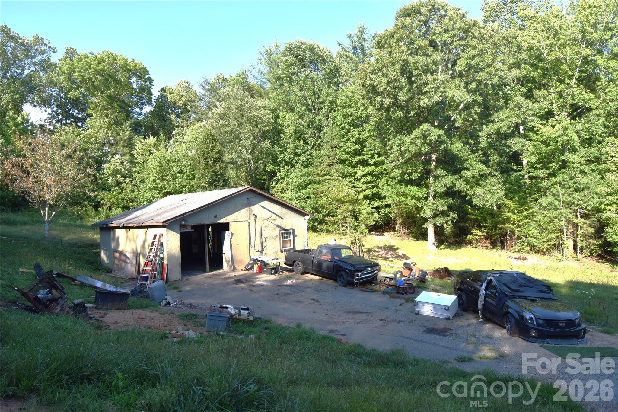 main property photo 9