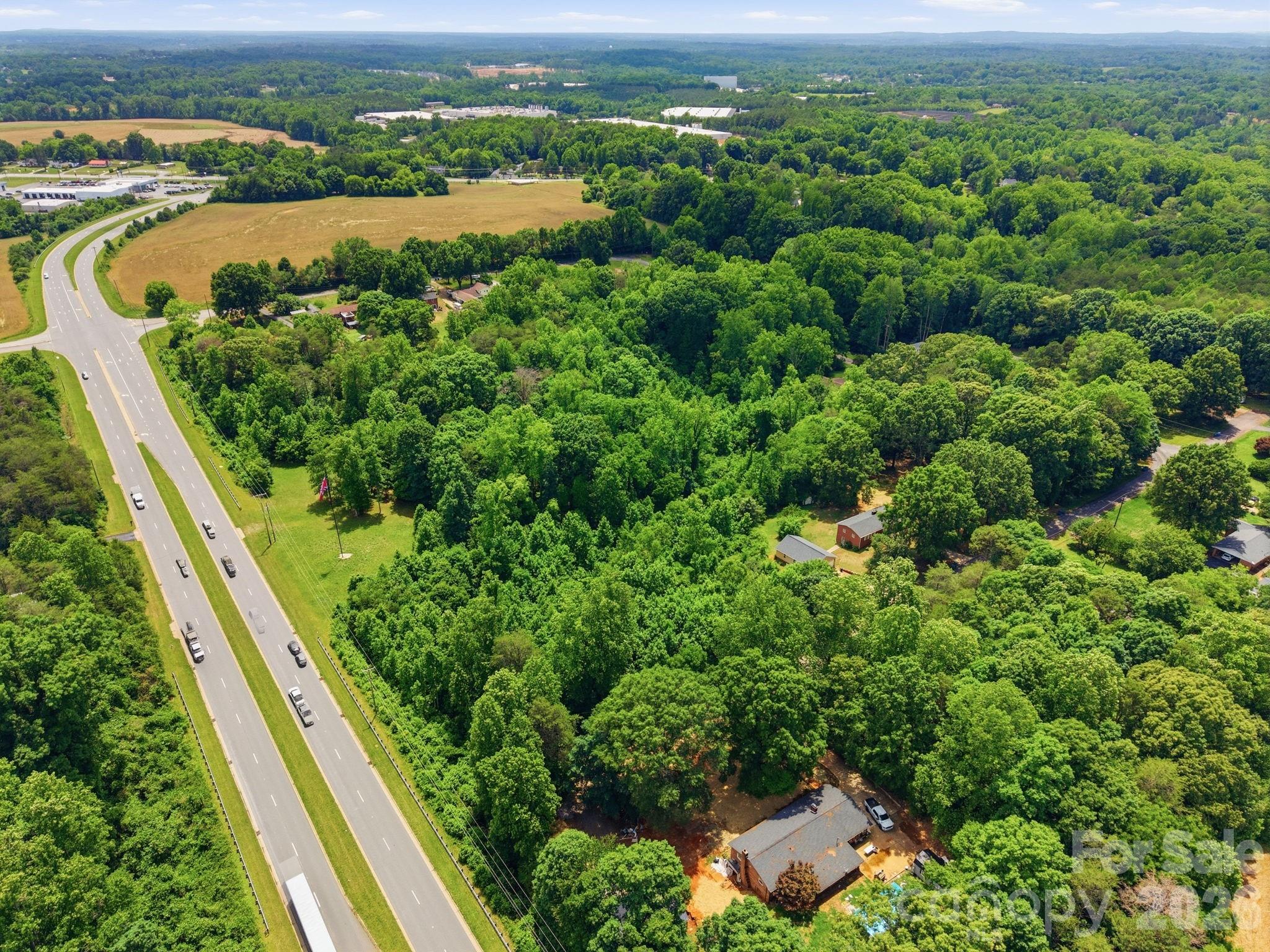 main property photo 11