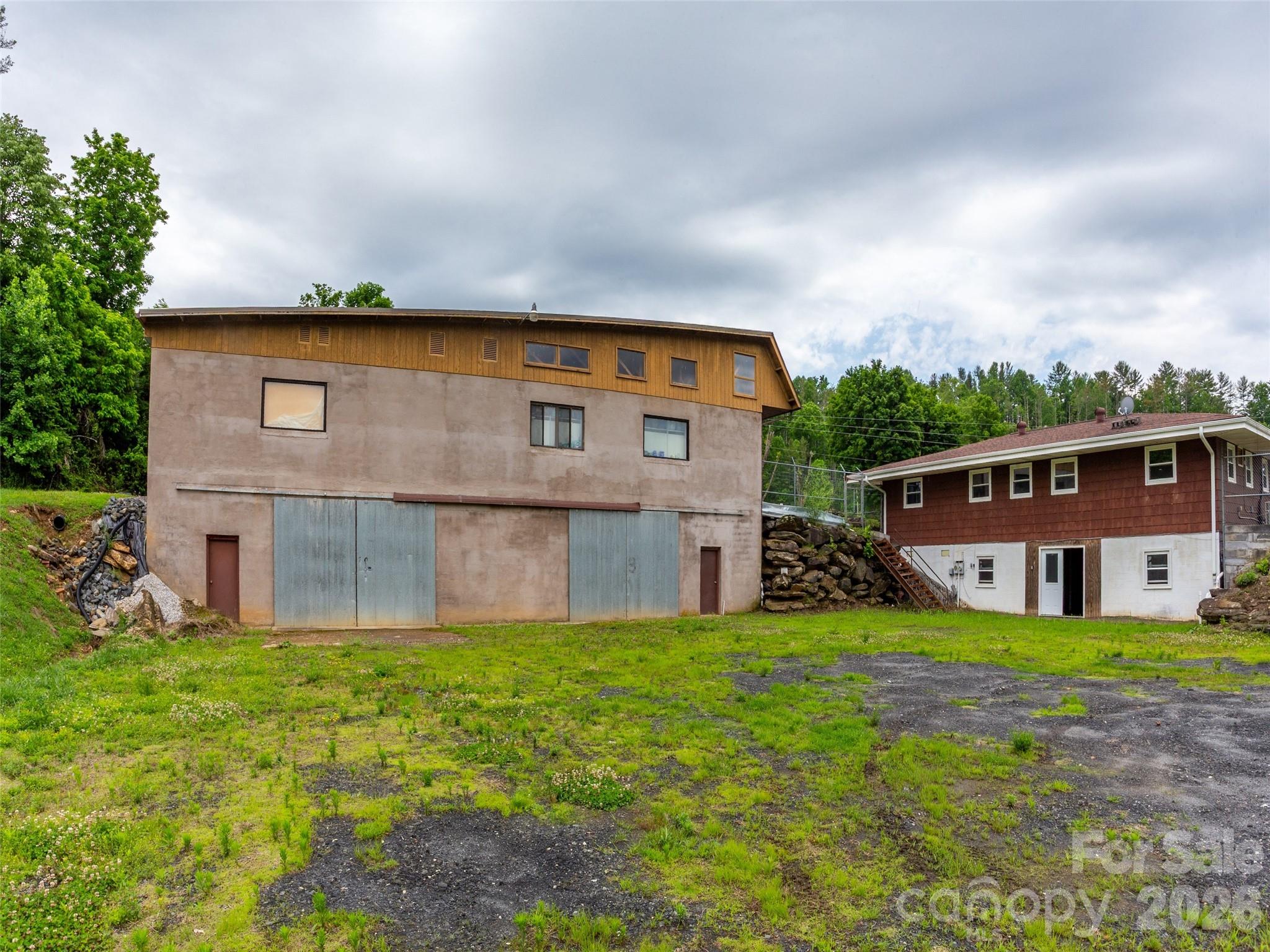 main property photo 19