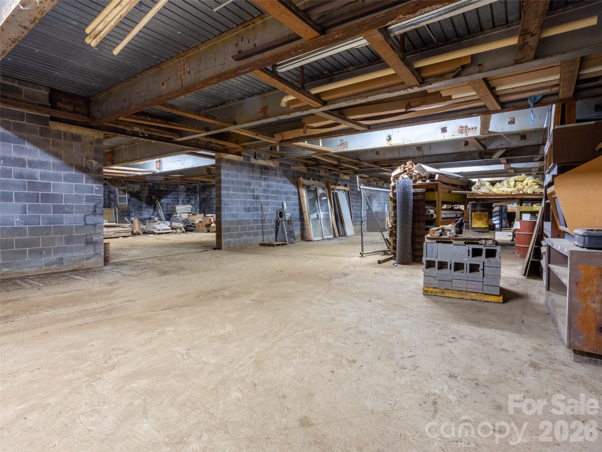 main property photo 25