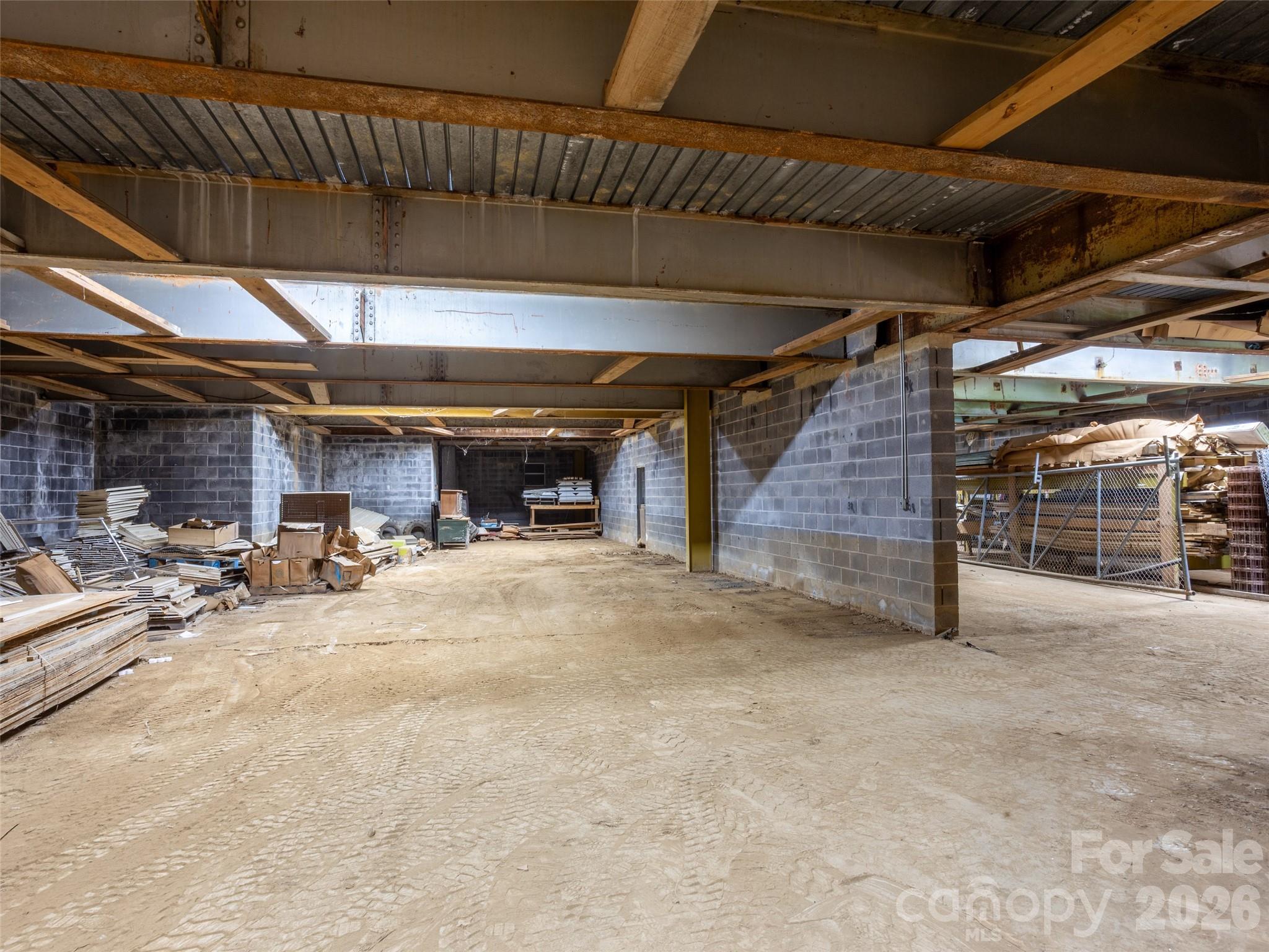main property photo 28