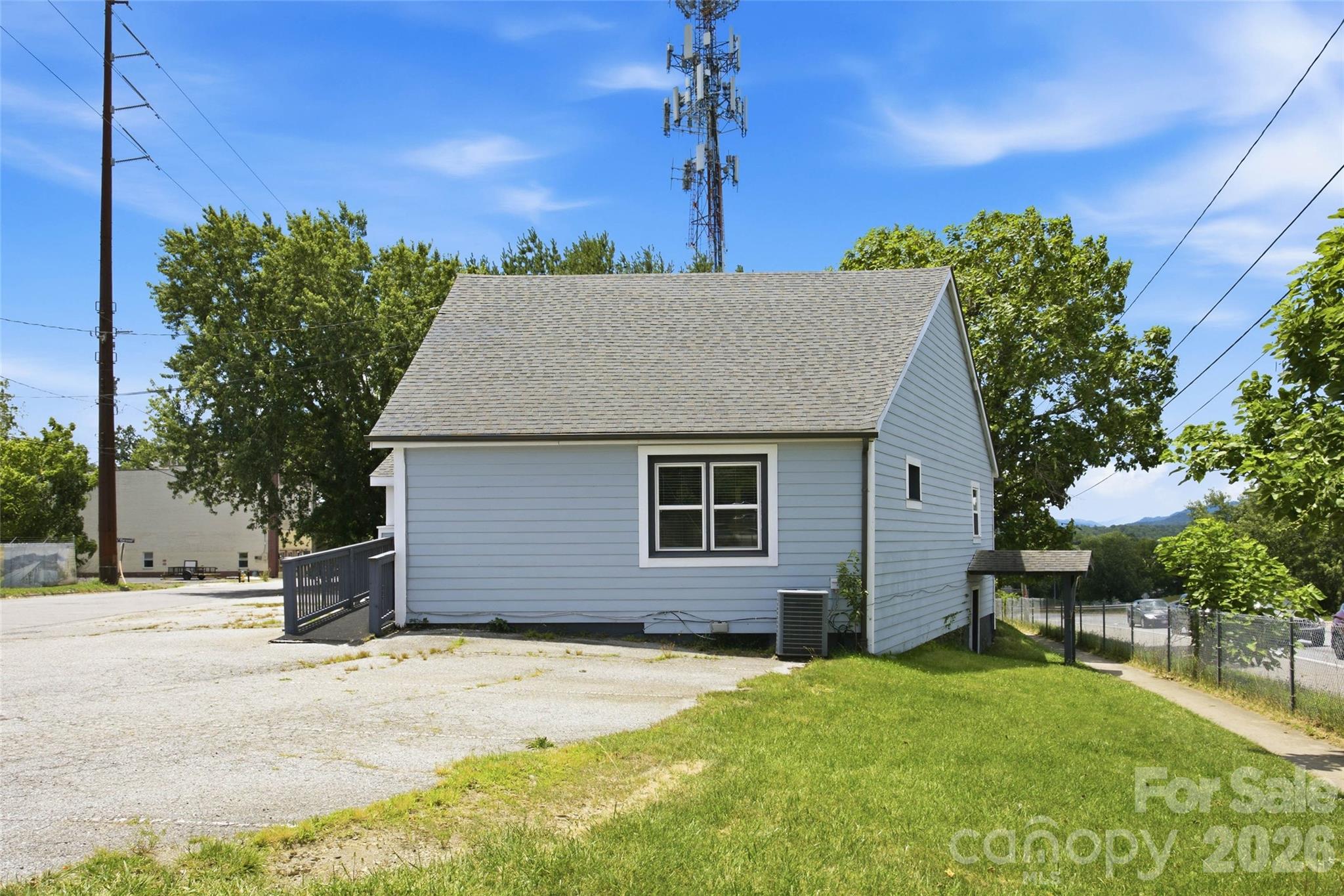 main property photo 25