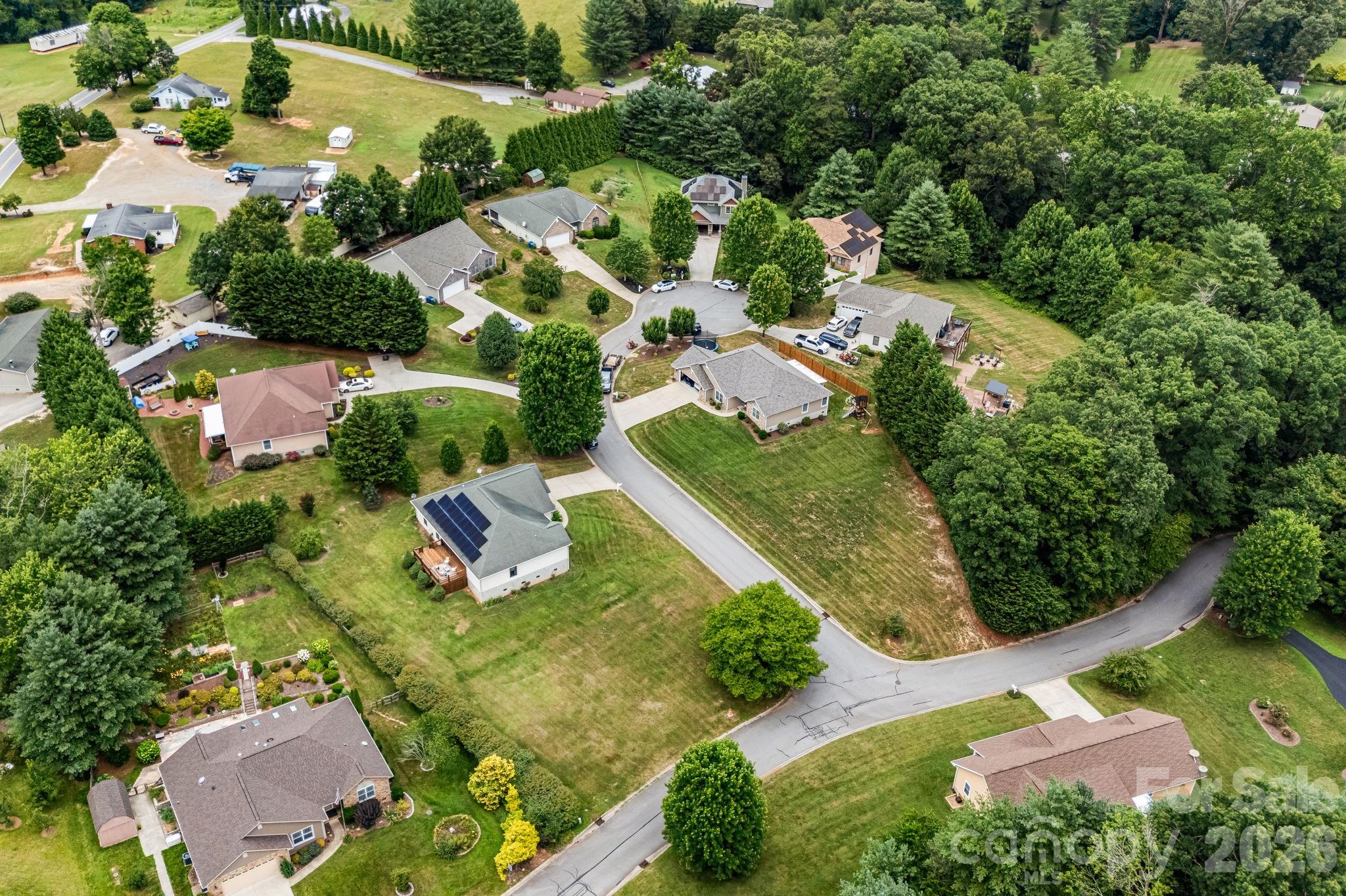 main property photo 28