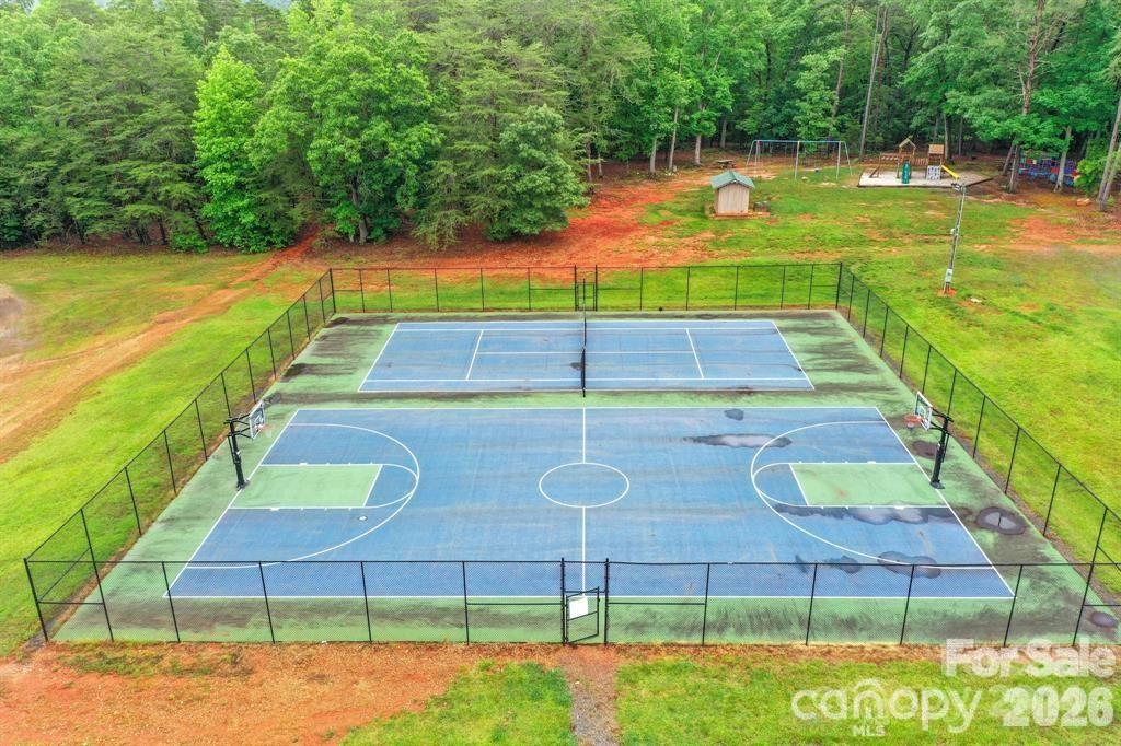 main property photo 40