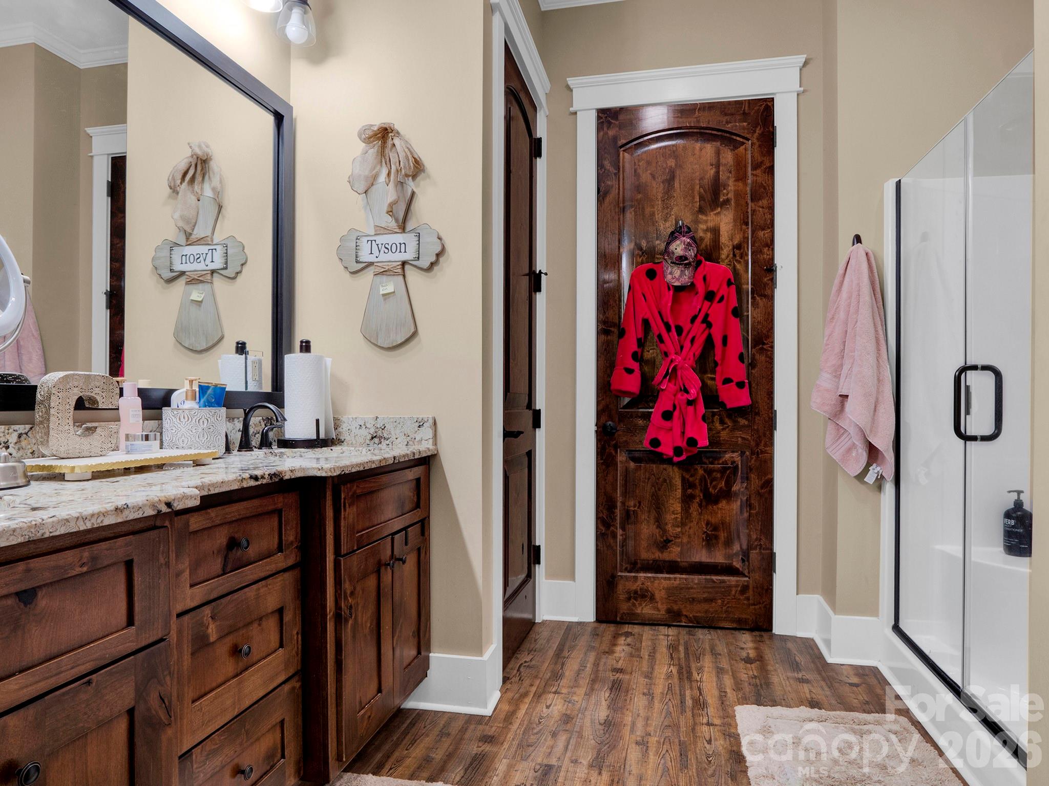 main property photo 13