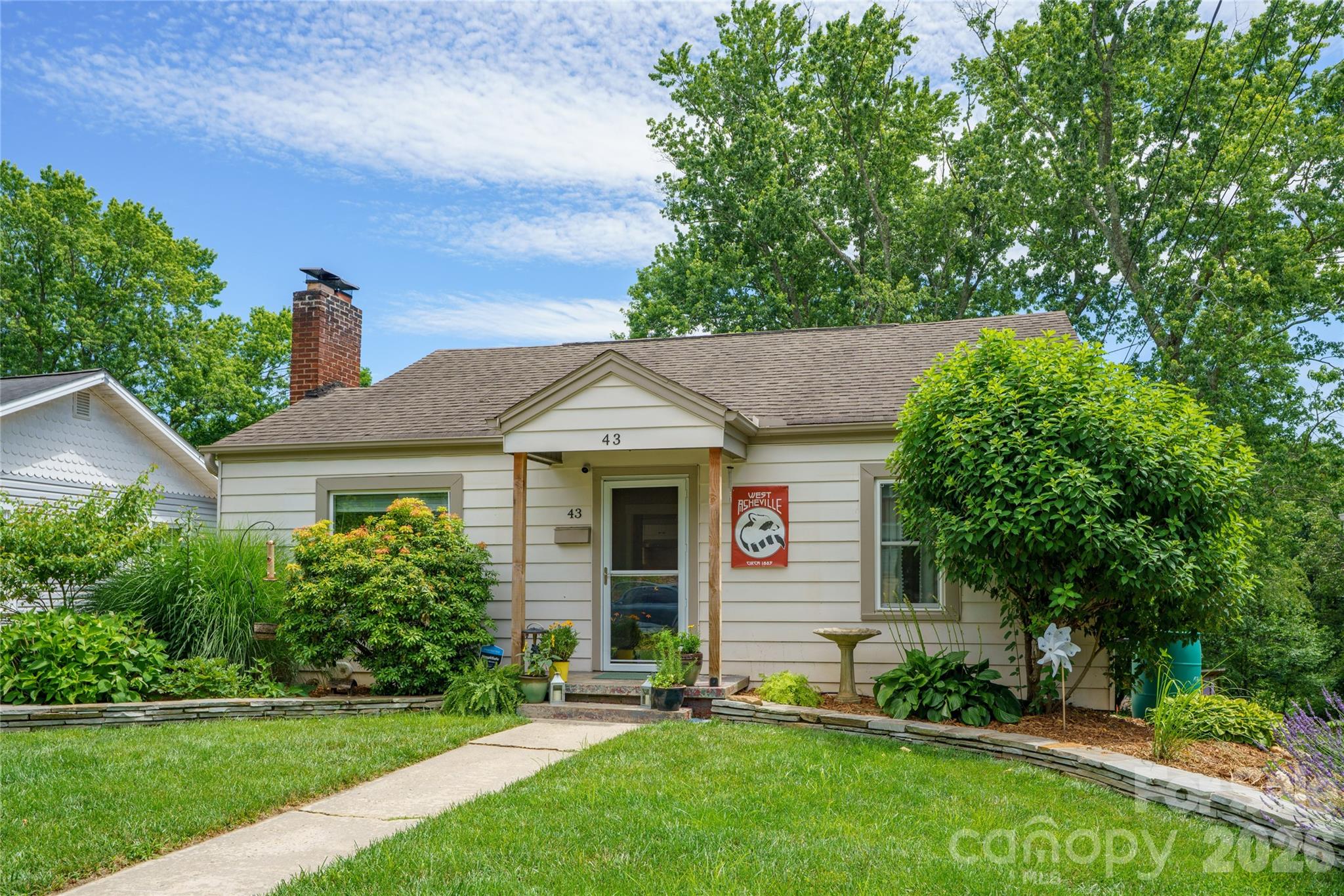 main property photo 13