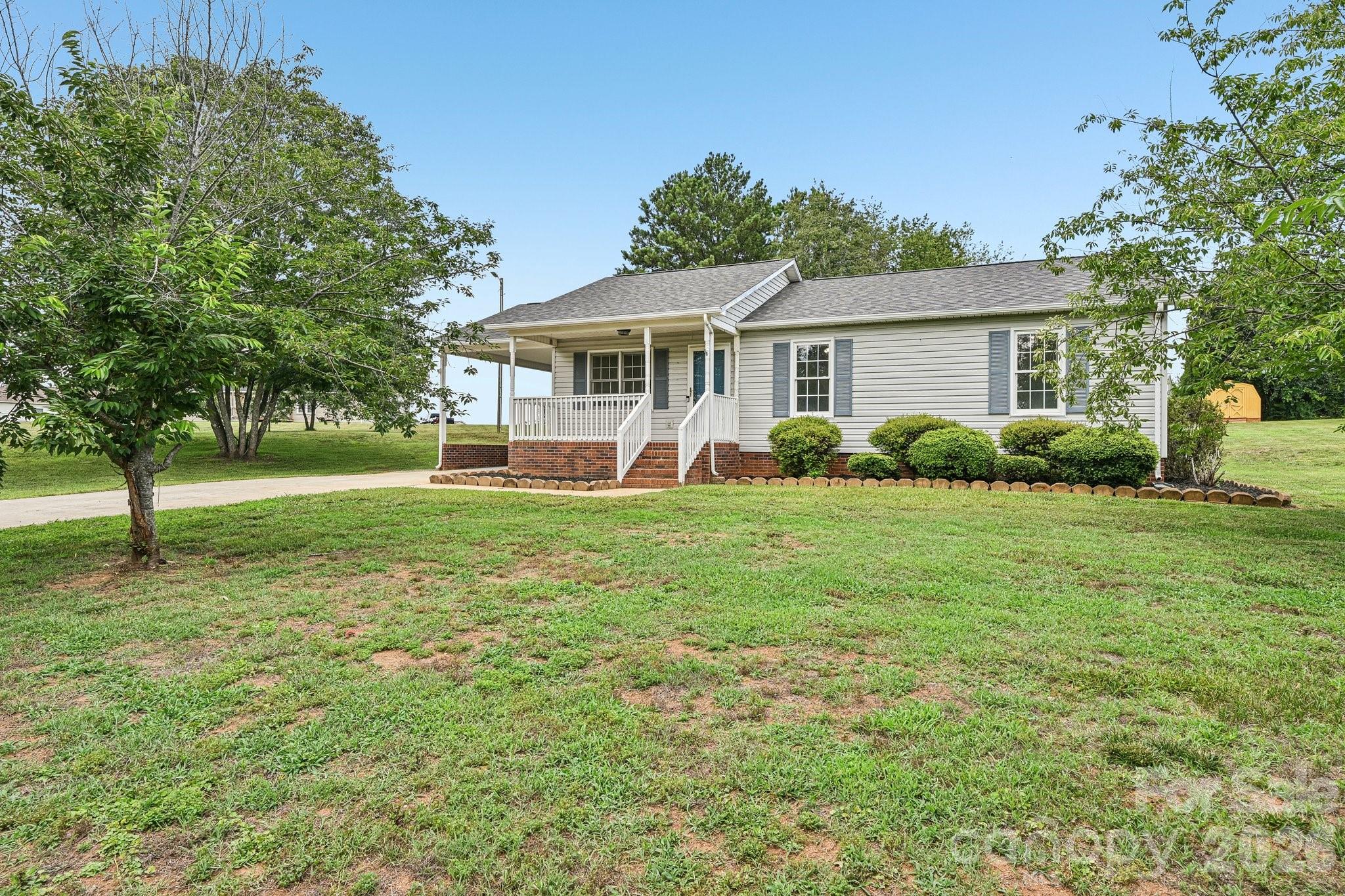 main property photo 30