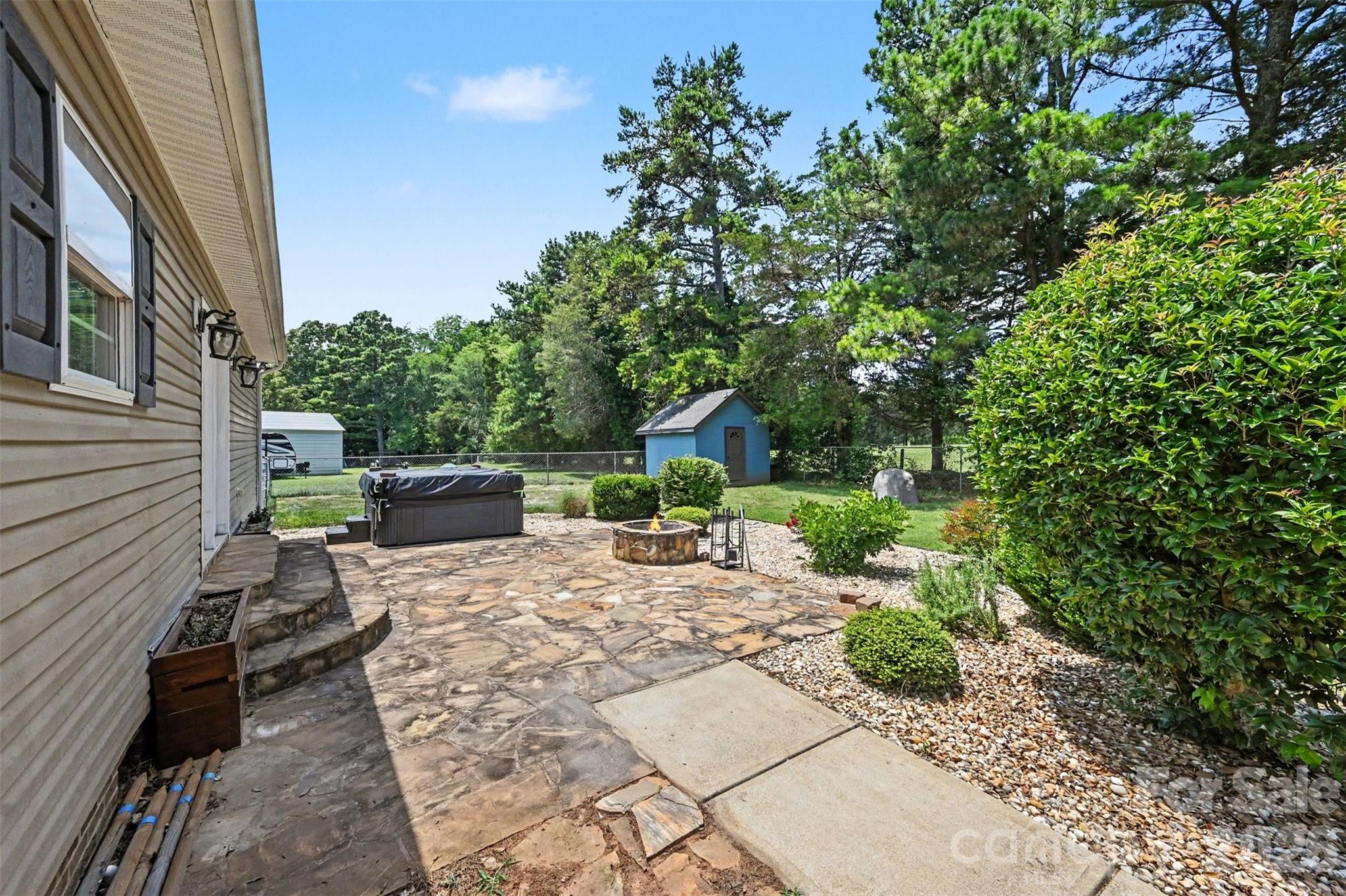 main property photo 33