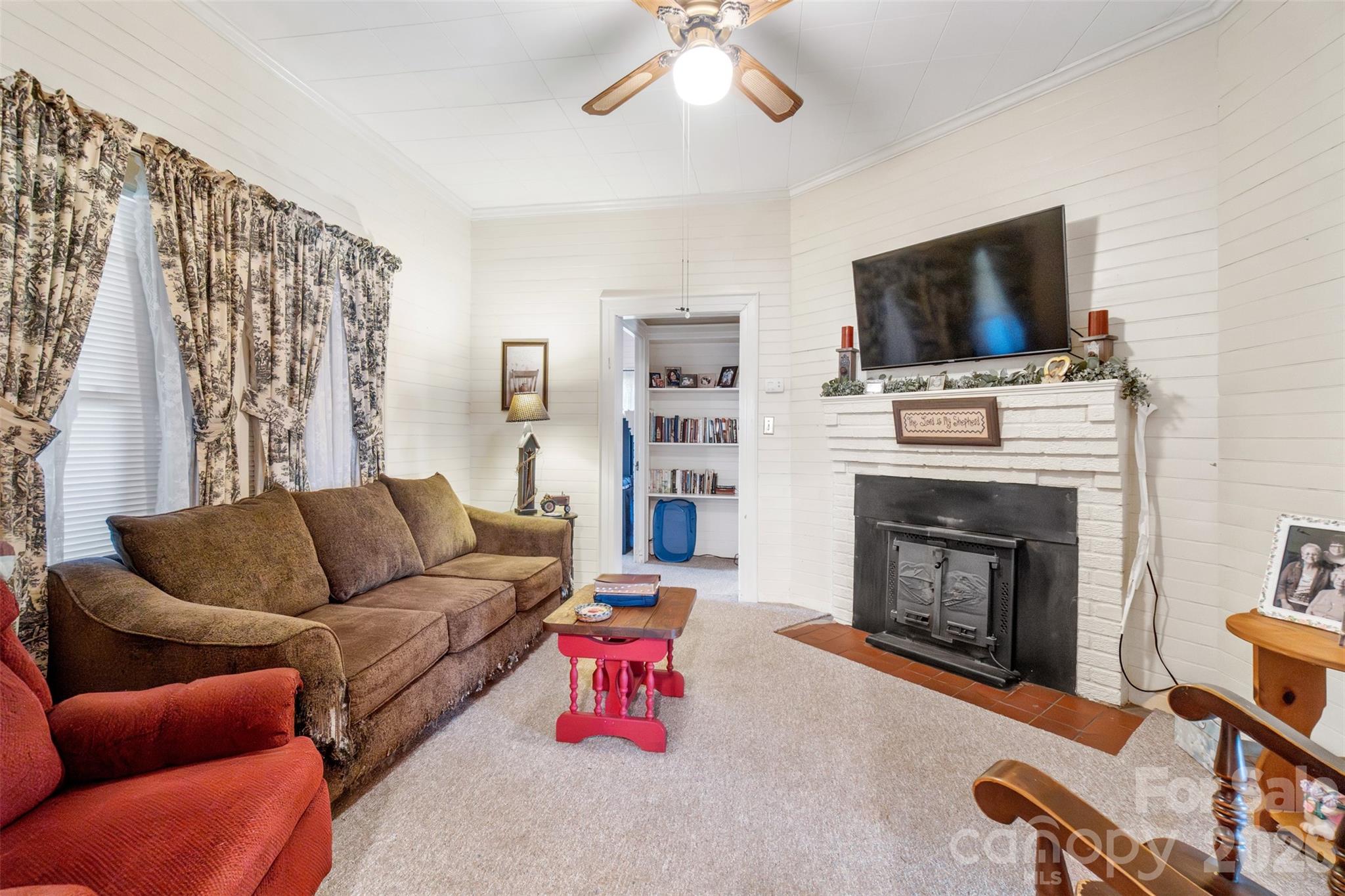 main property photo 14