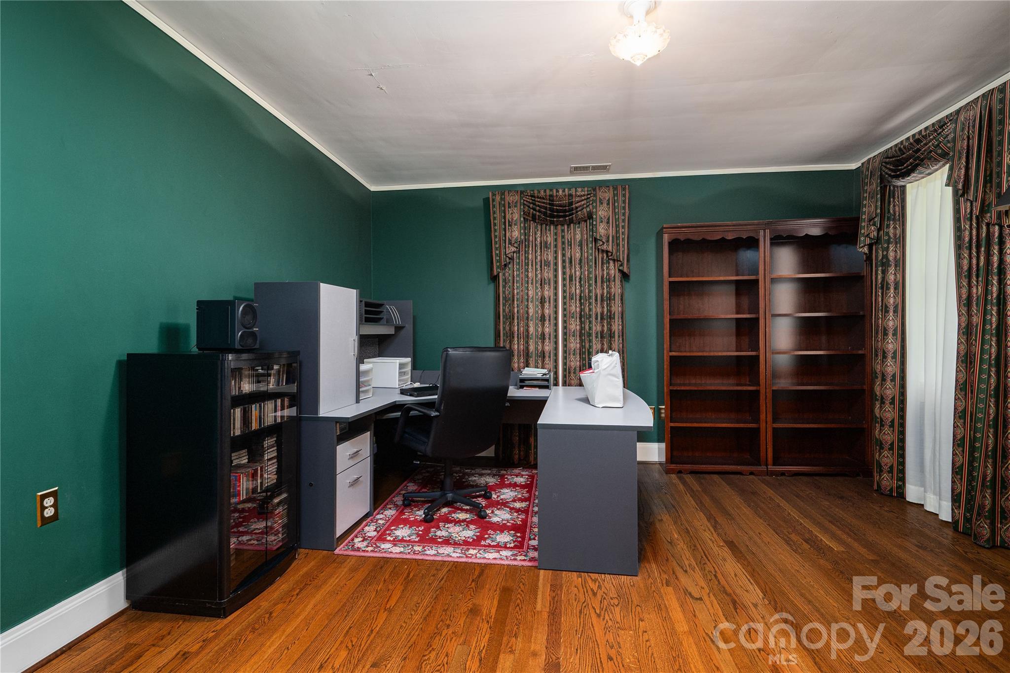 main property photo 29