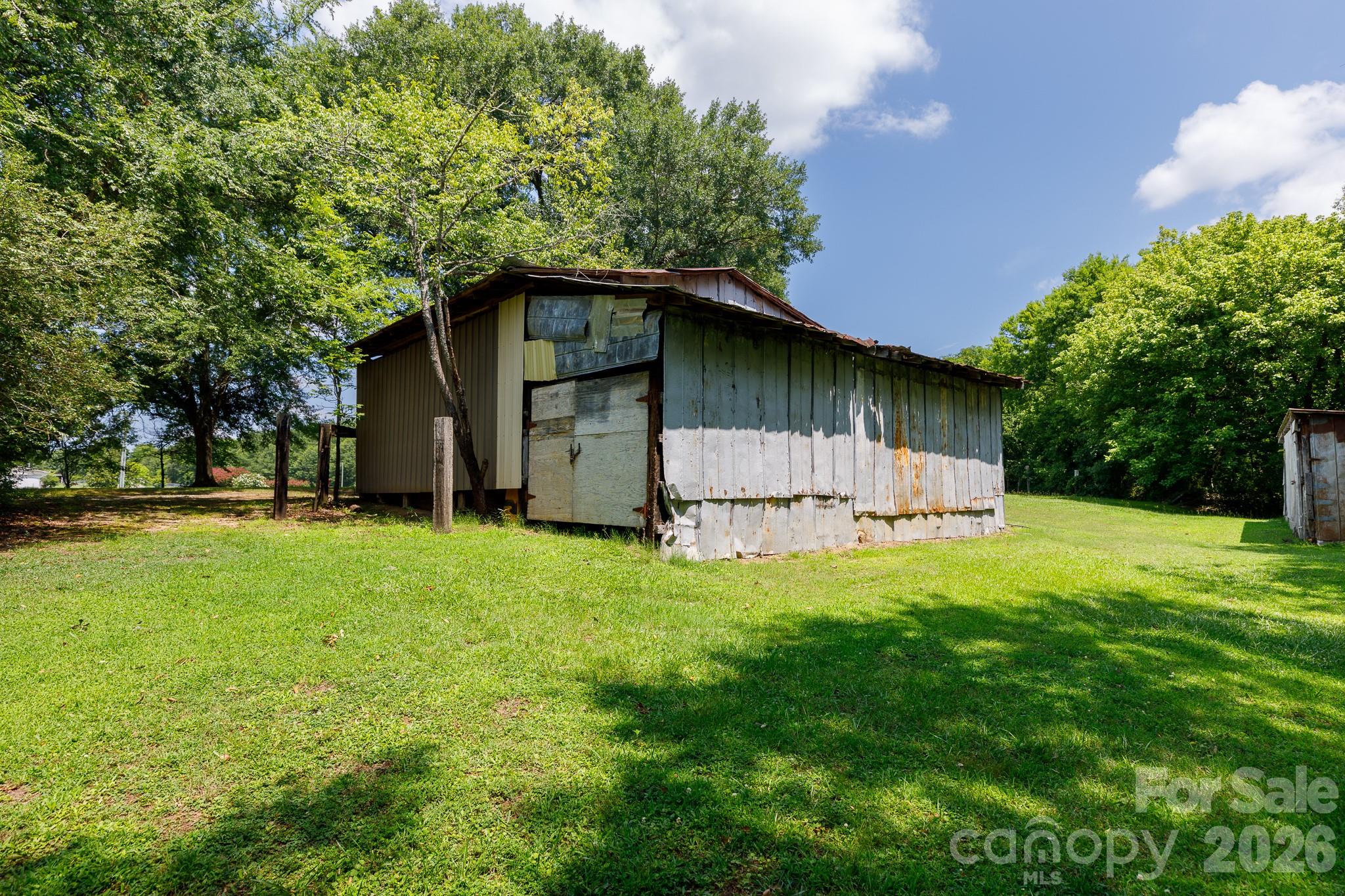 main property photo 9