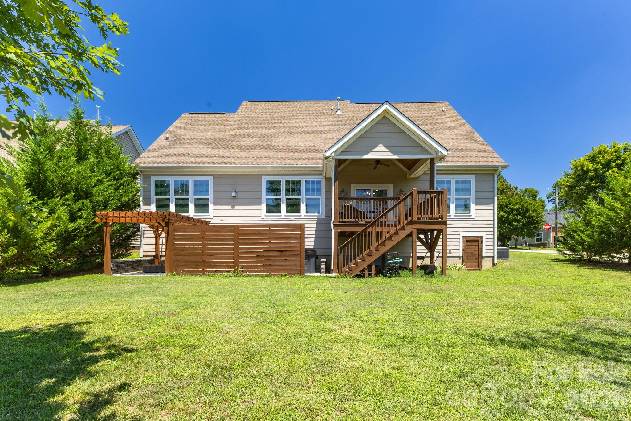 main property photo 40