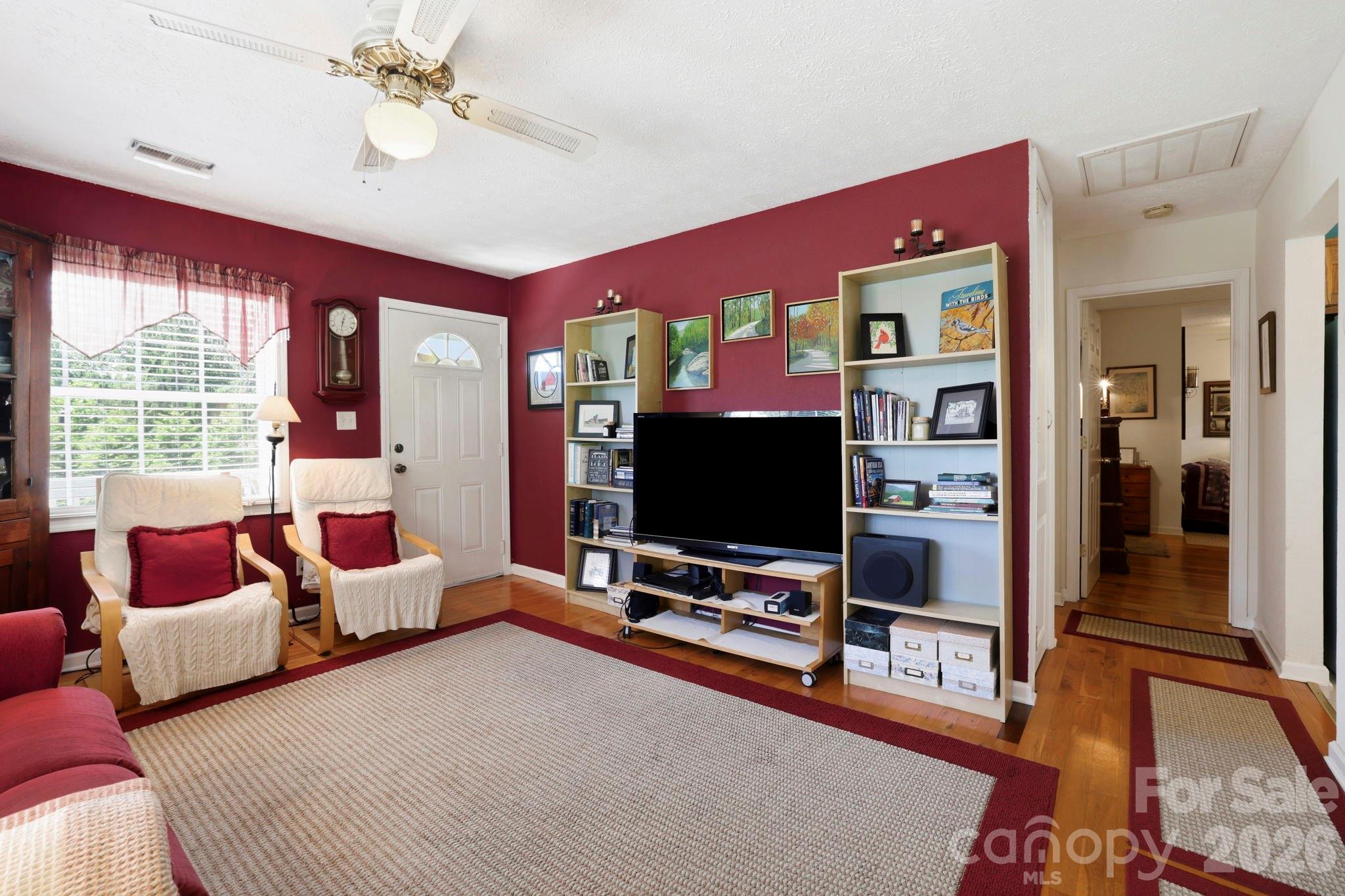main property photo 12